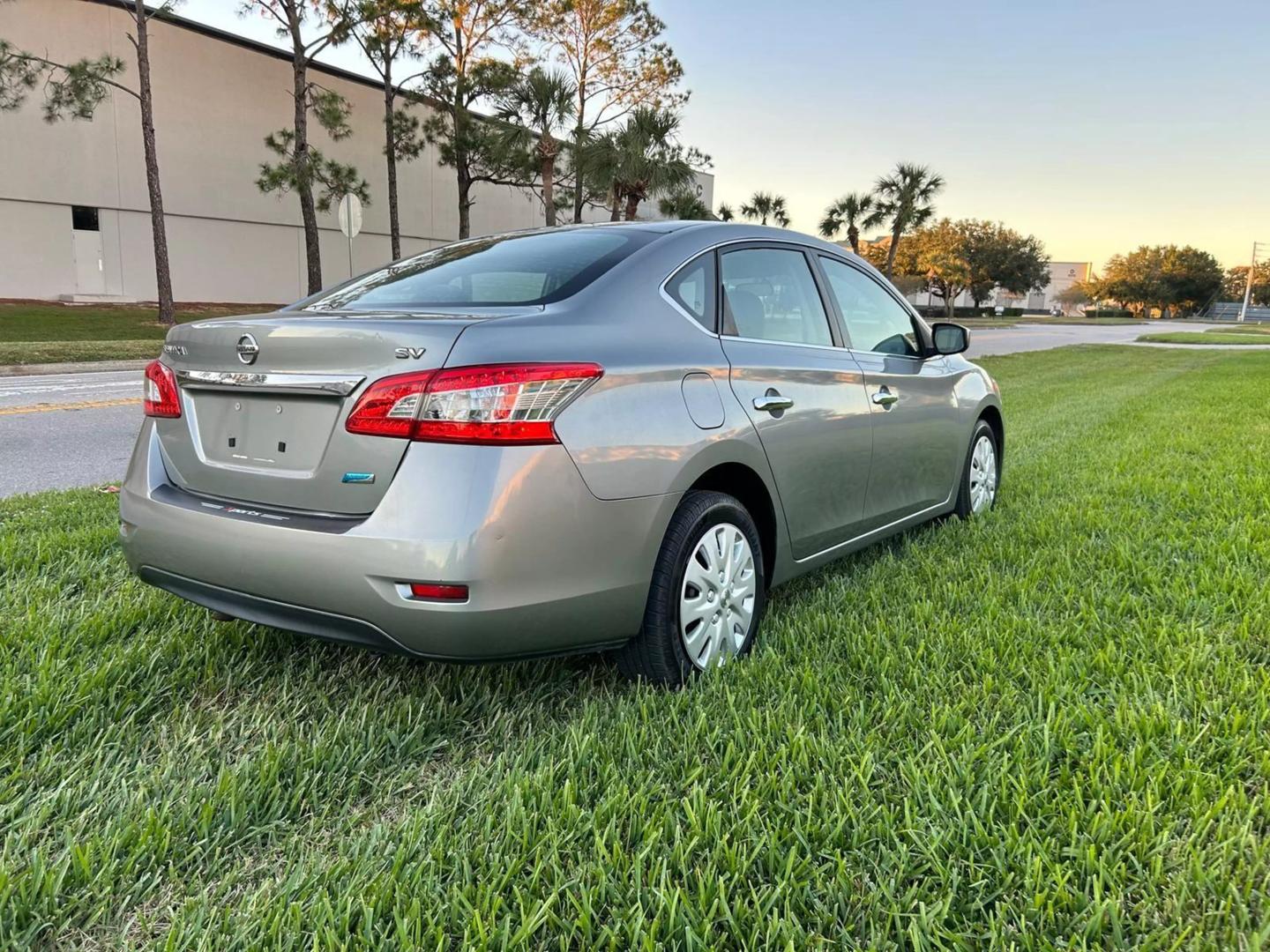 2013 Nissan Sentra SV photo 8