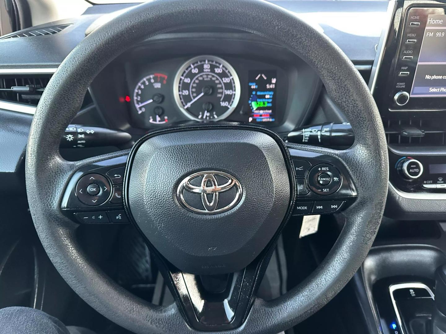 2020 Toyota Corolla LE photo 17