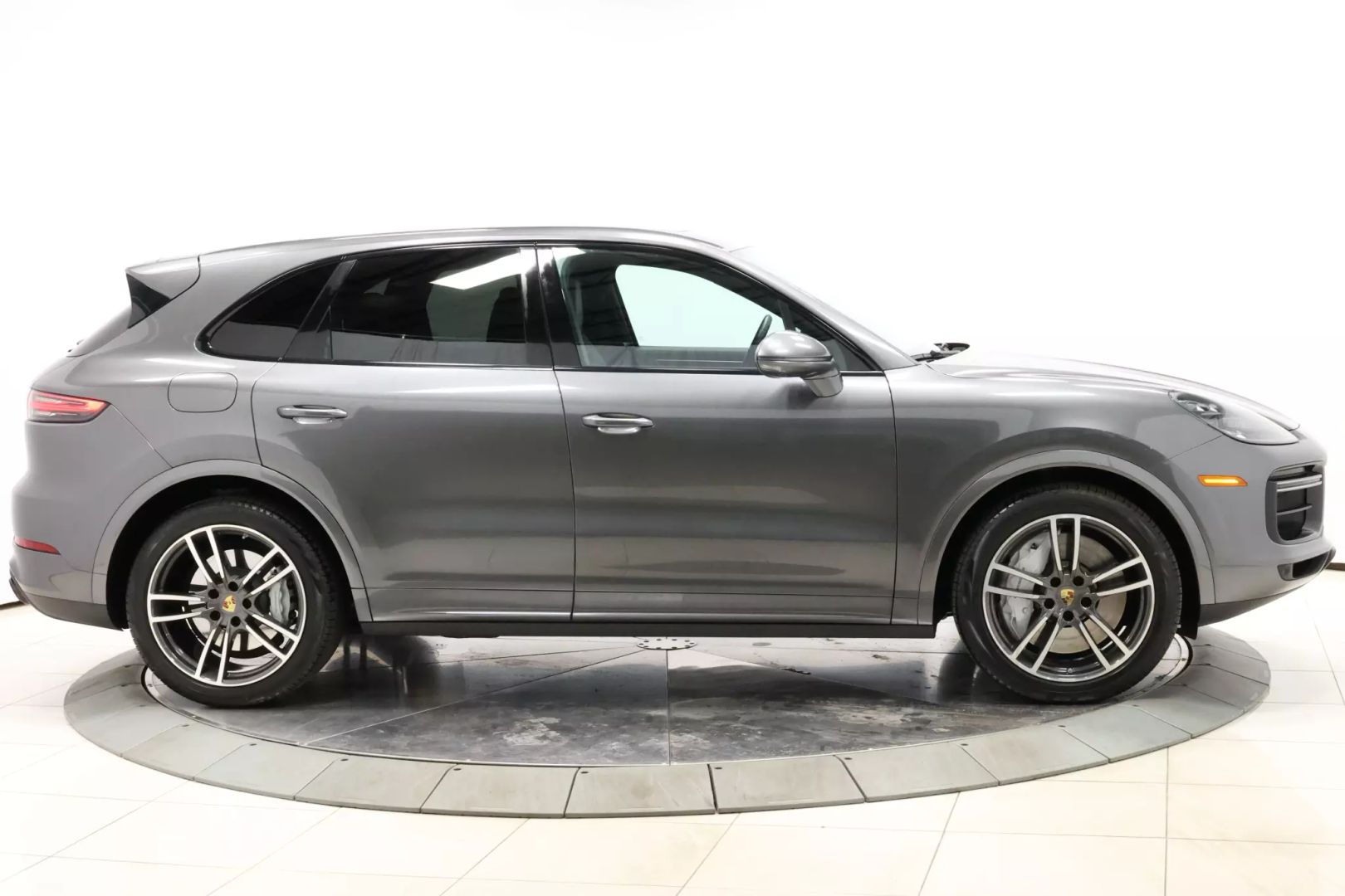 2020 Porsche Cayenne - Image 59