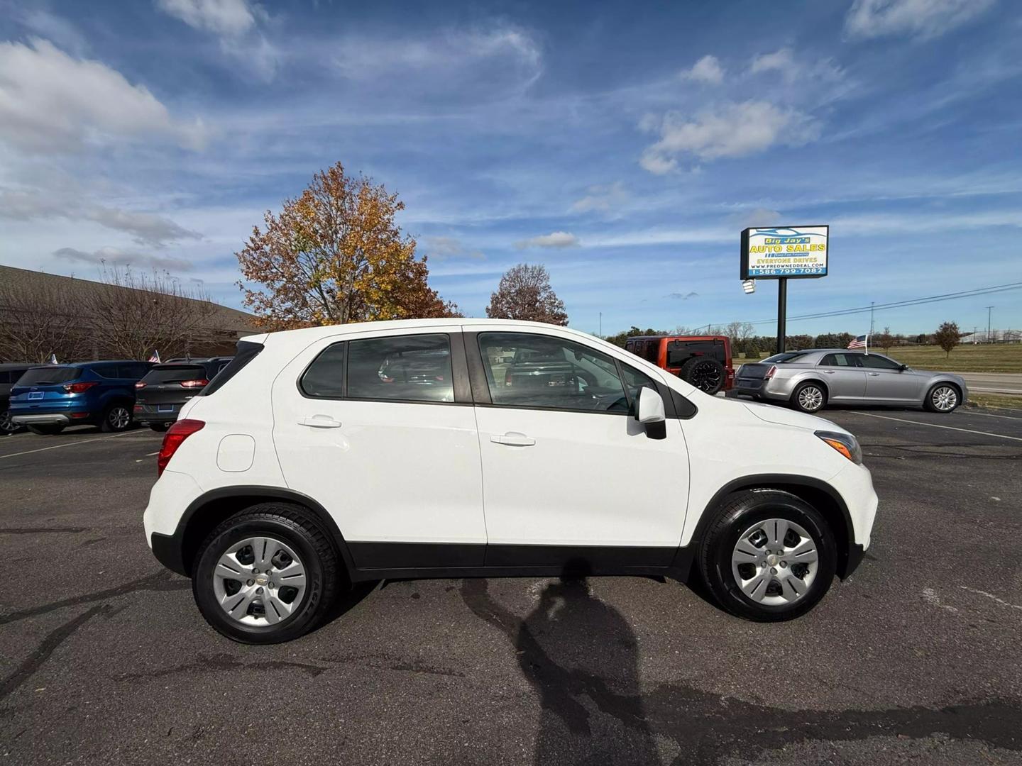 2017 Chevrolet Trax LS photo 4