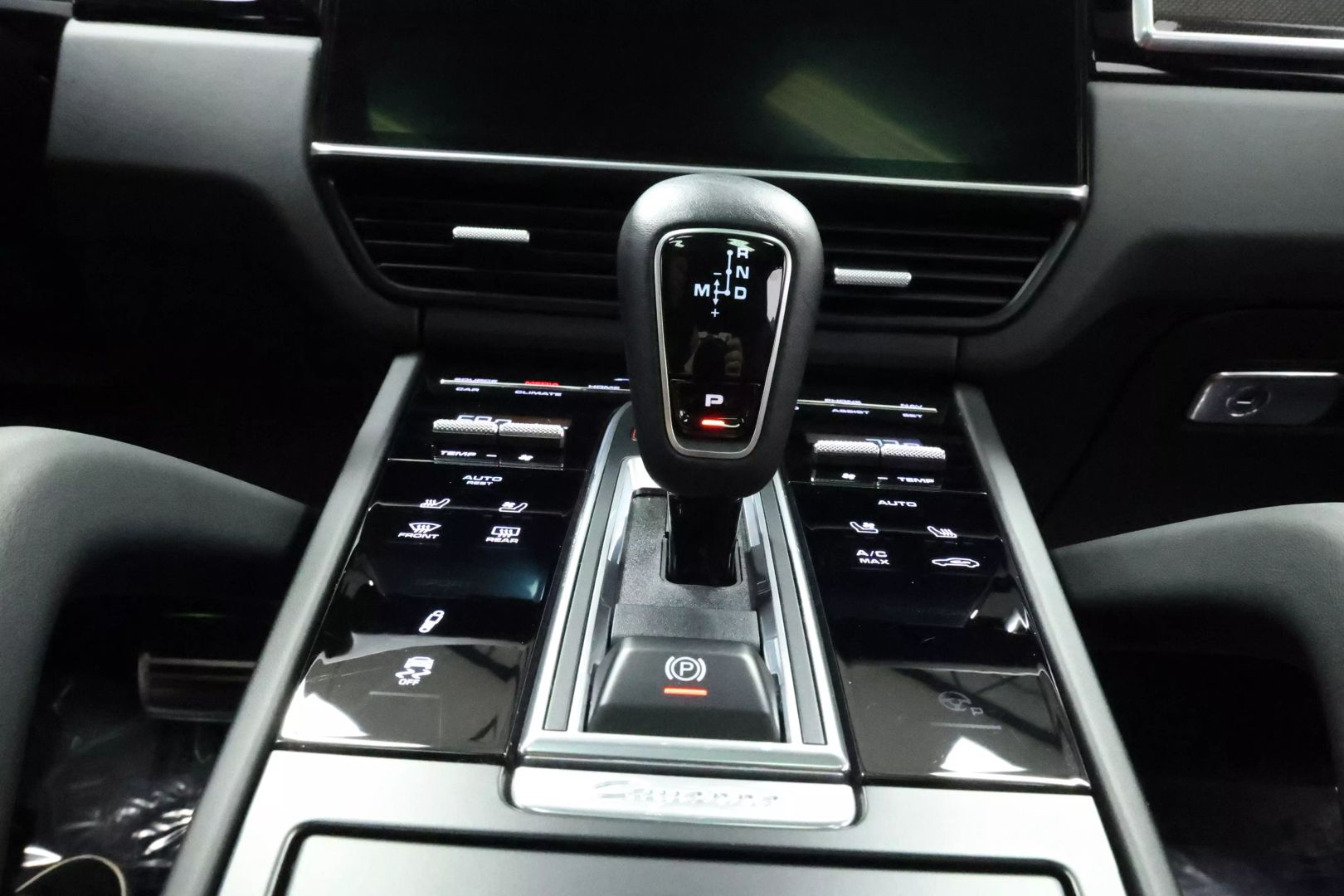 2020 Porsche Cayenne - Image 33