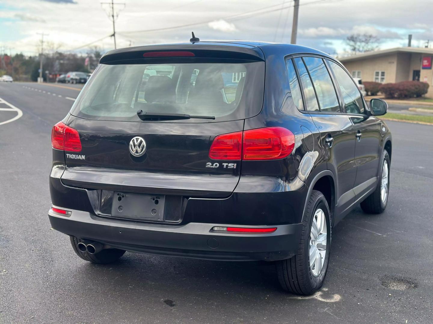 2014 Volkswagen Tiguan S photo 5