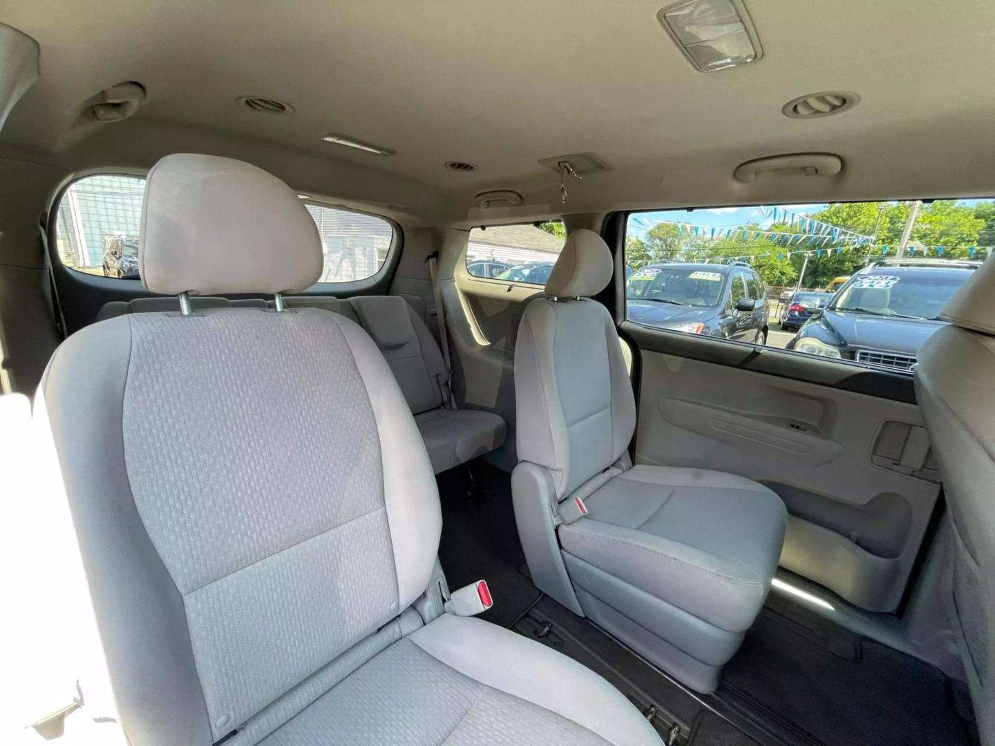 2016 Kia Sedona LX photo 63