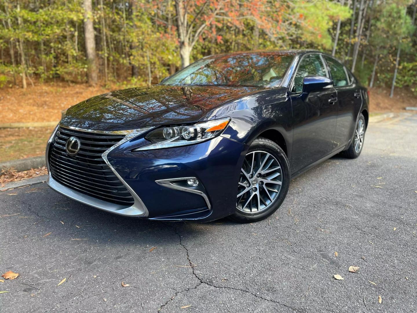 2016 Lexus ES 350 photo 2