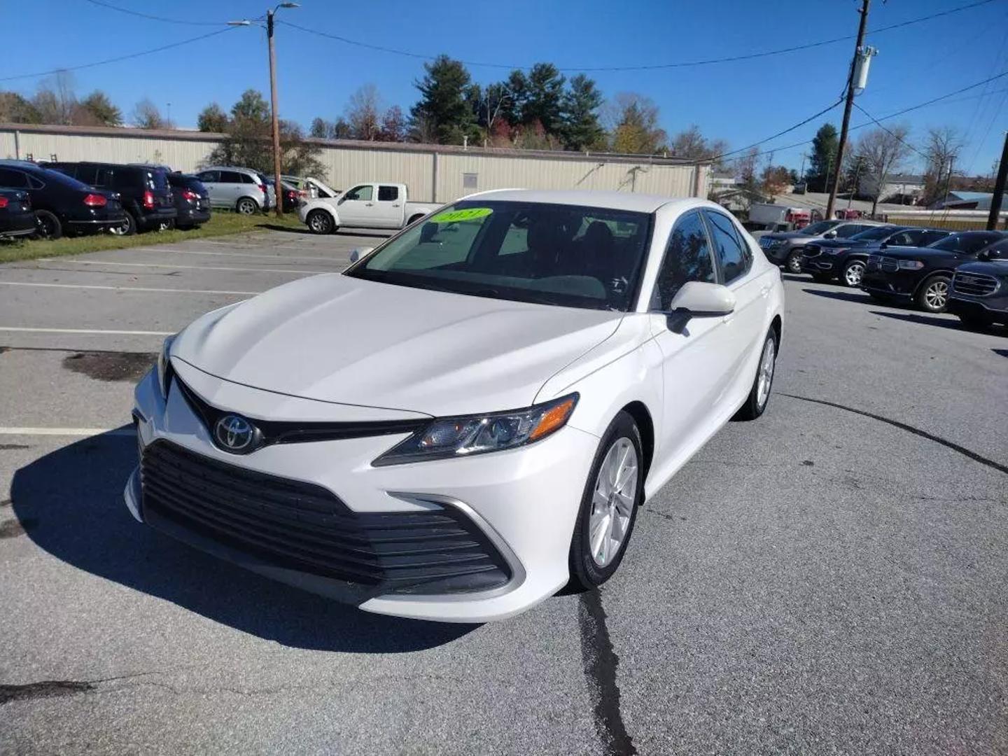 2021 Toyota Camry LE photo 2