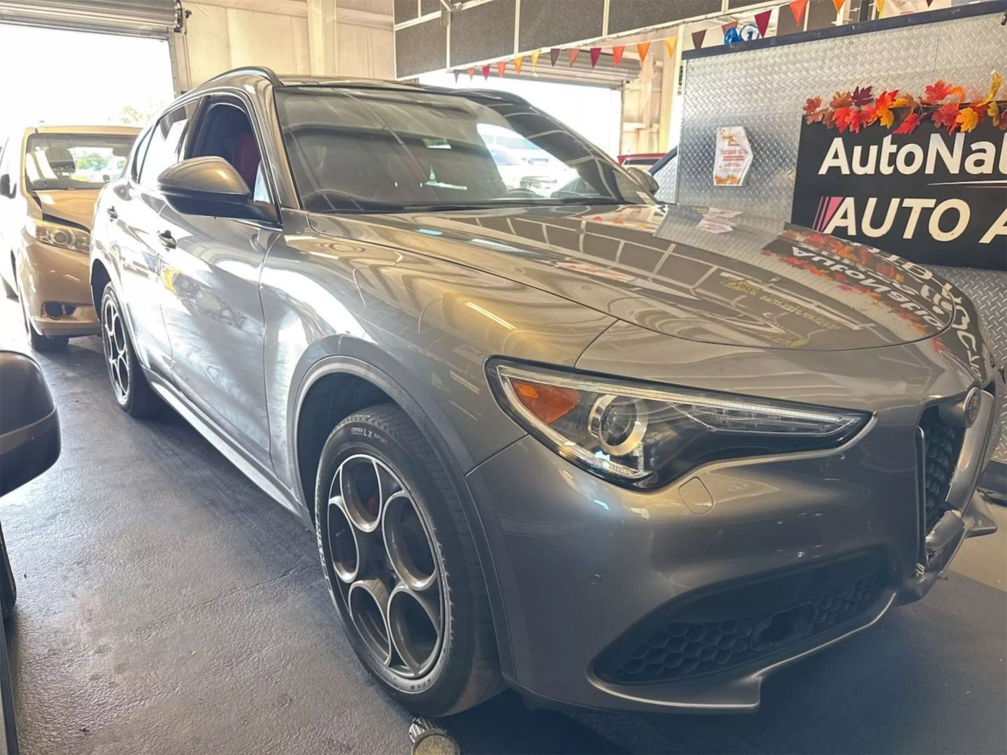 2018 Alfa Romeo Stelvio - Image 6