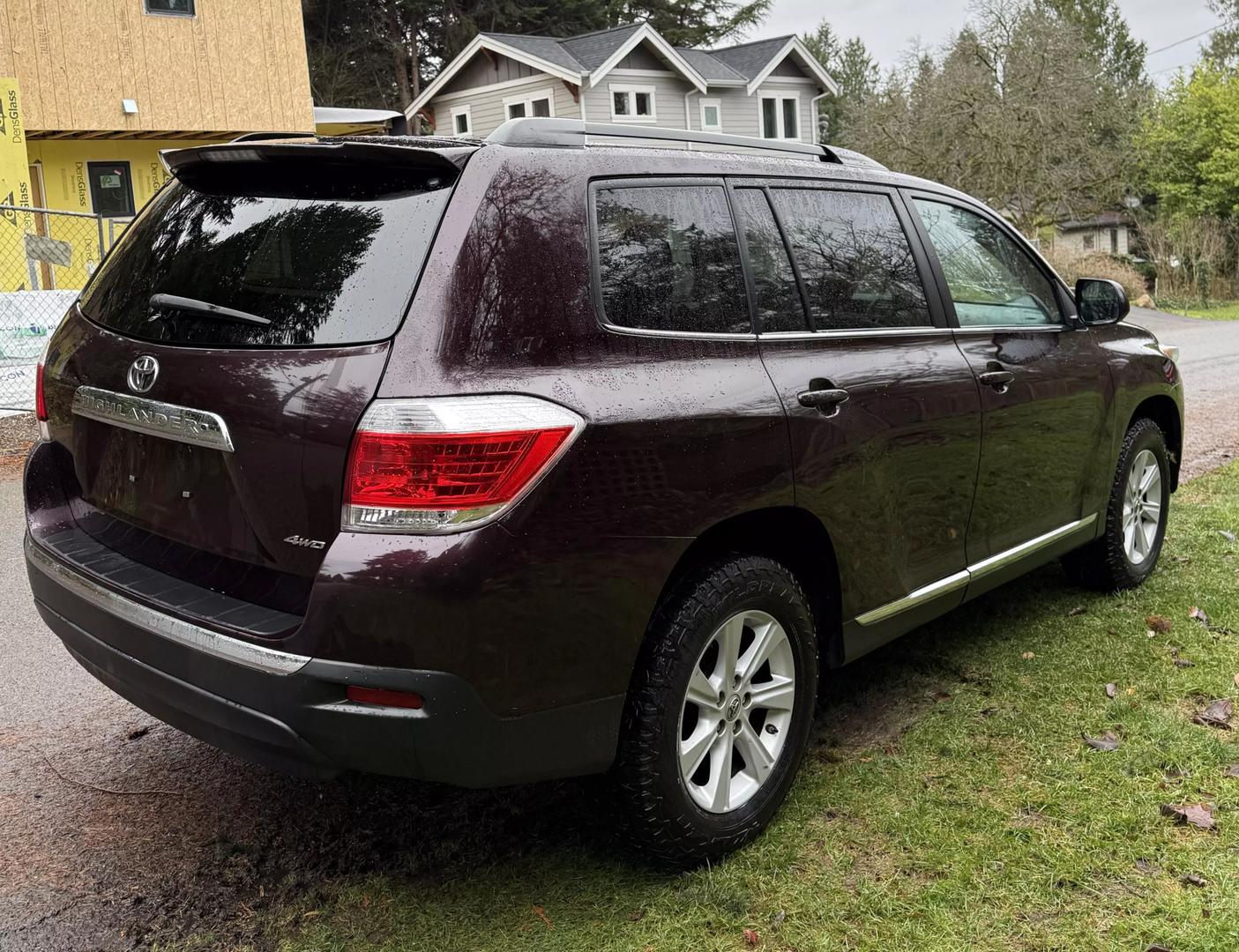 2013 Toyota Highlander null photo 4