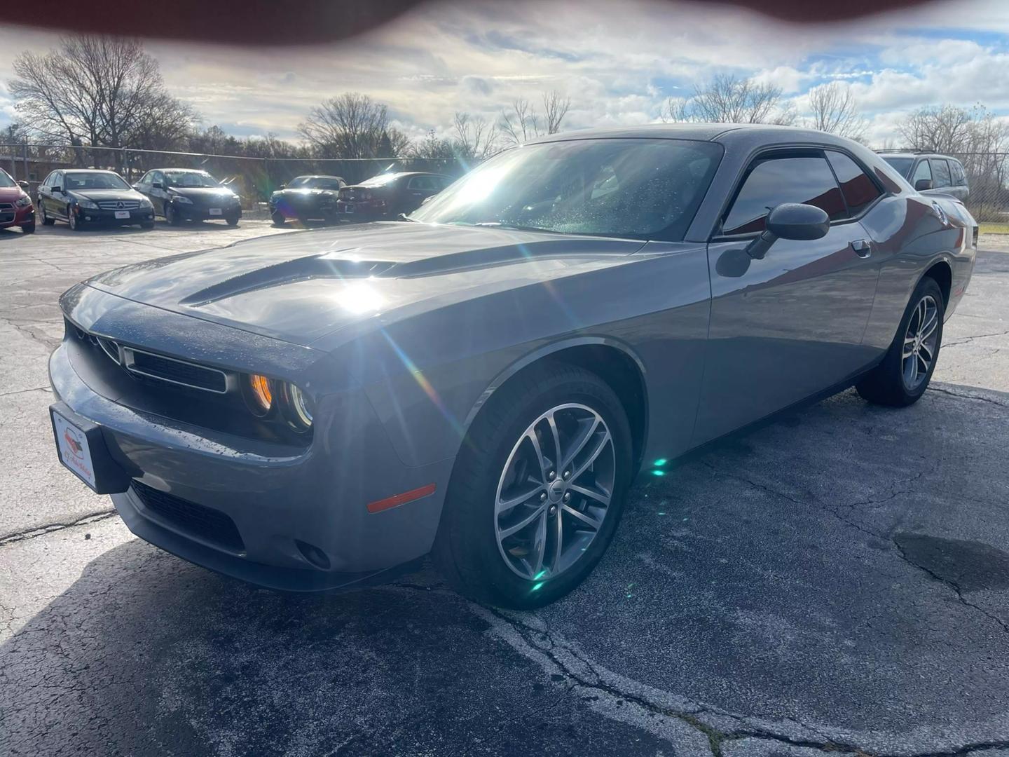 2019 Dodge Challenger SXT photo 2