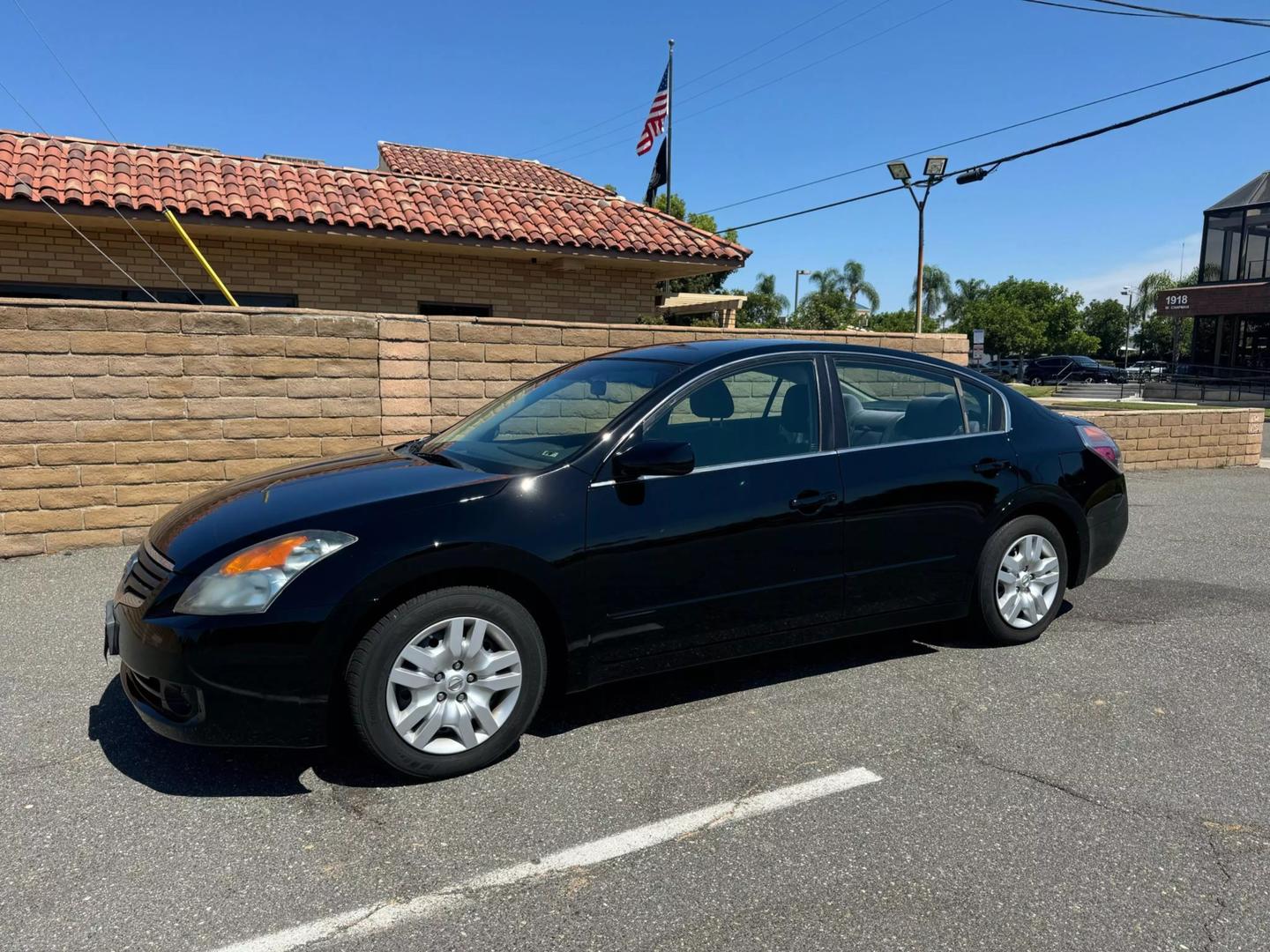 2009 Nissan Altima null photo 2