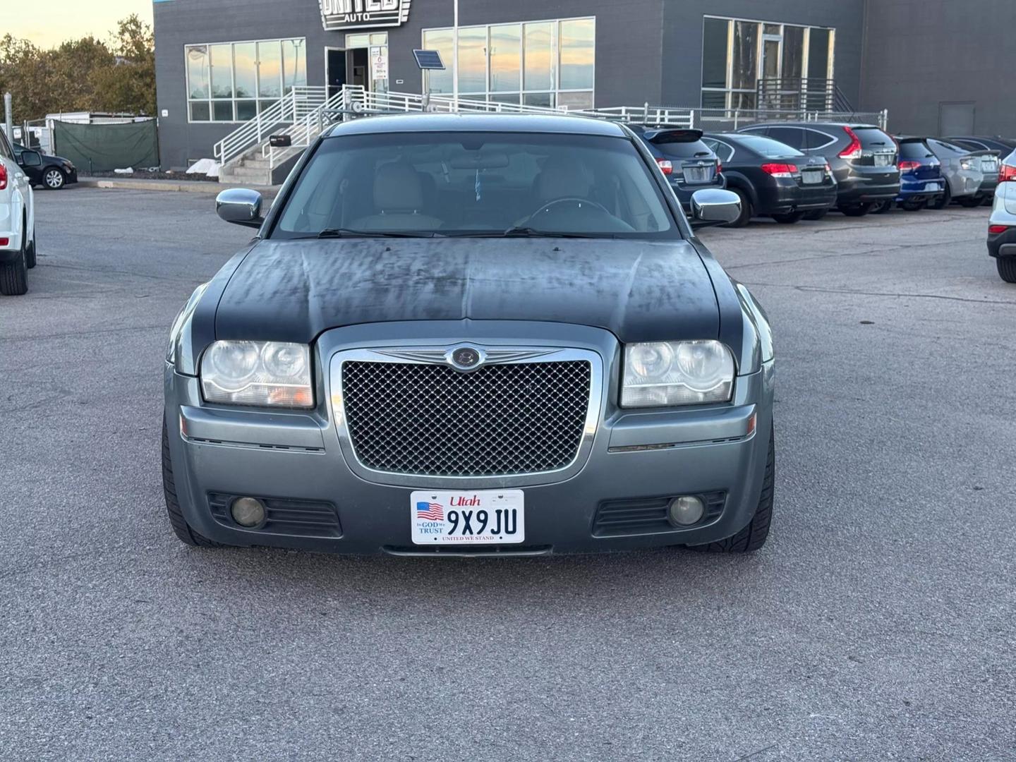 2007 Chrysler 300 Touring photo 2