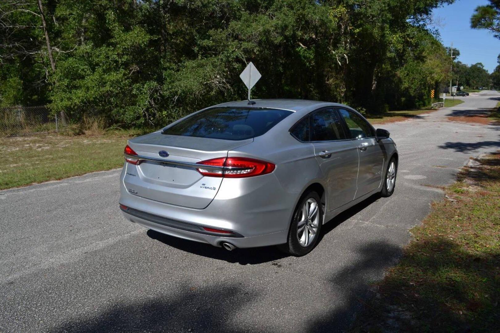 2018 Ford Fusion Hybrid SE photo 6