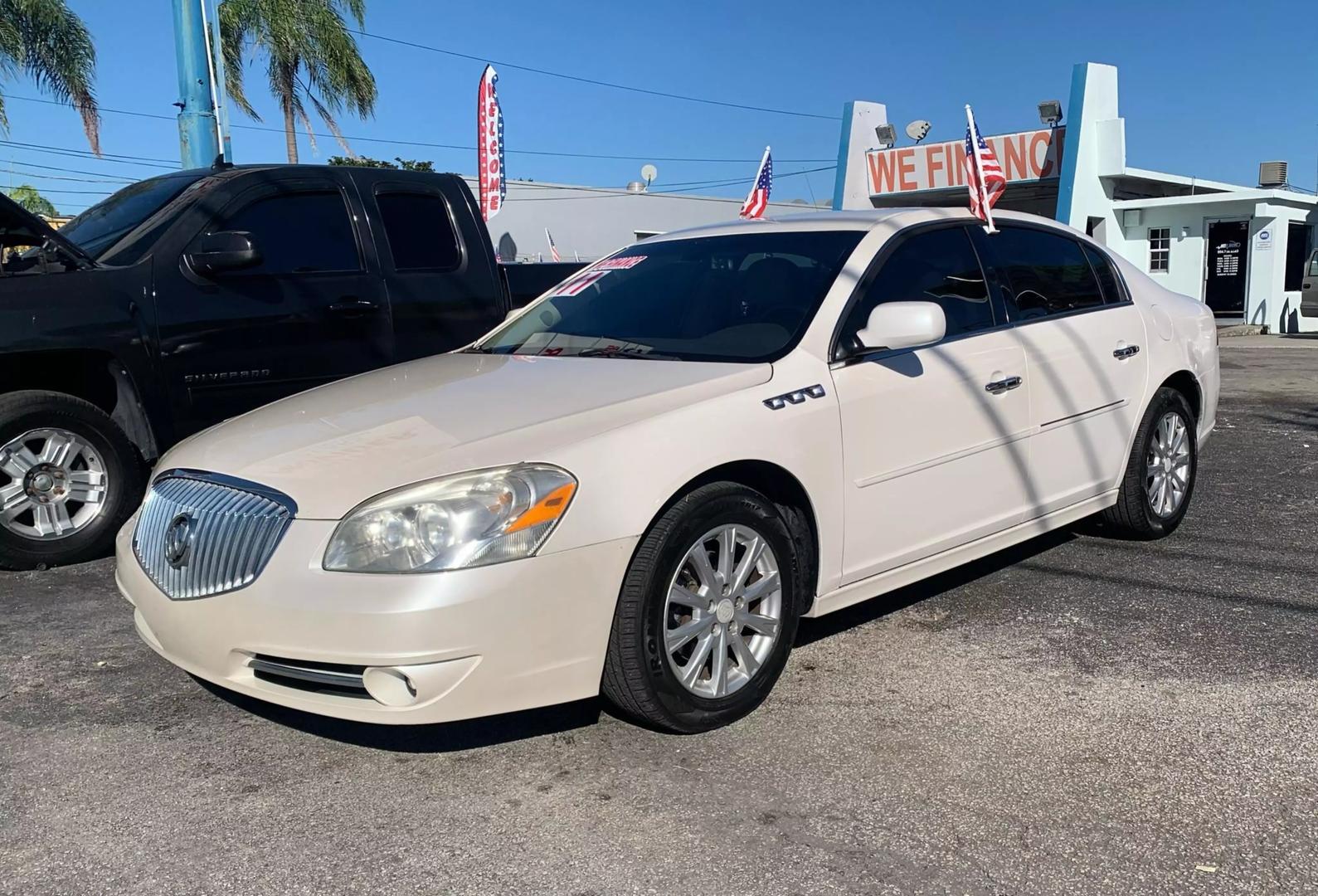 2011 Buick Lucerne CXL photo 11