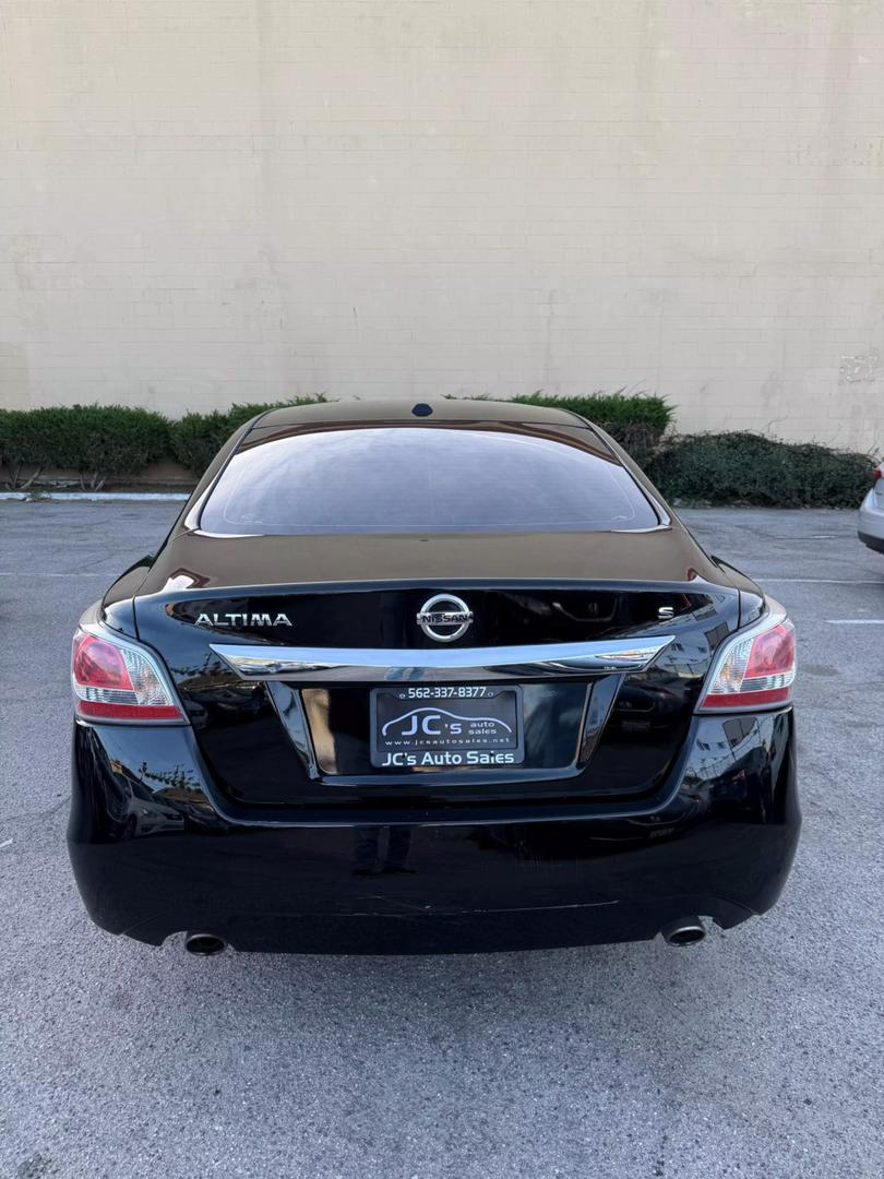 2015 Nissan Altima S photo 9