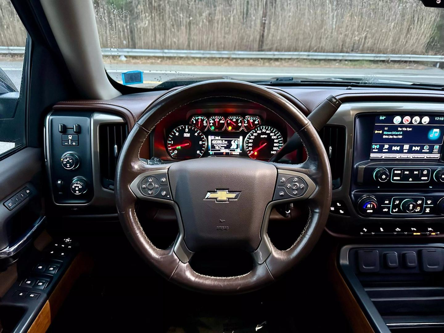 2016 Chevrolet Silverado 1500 High Country photo 23