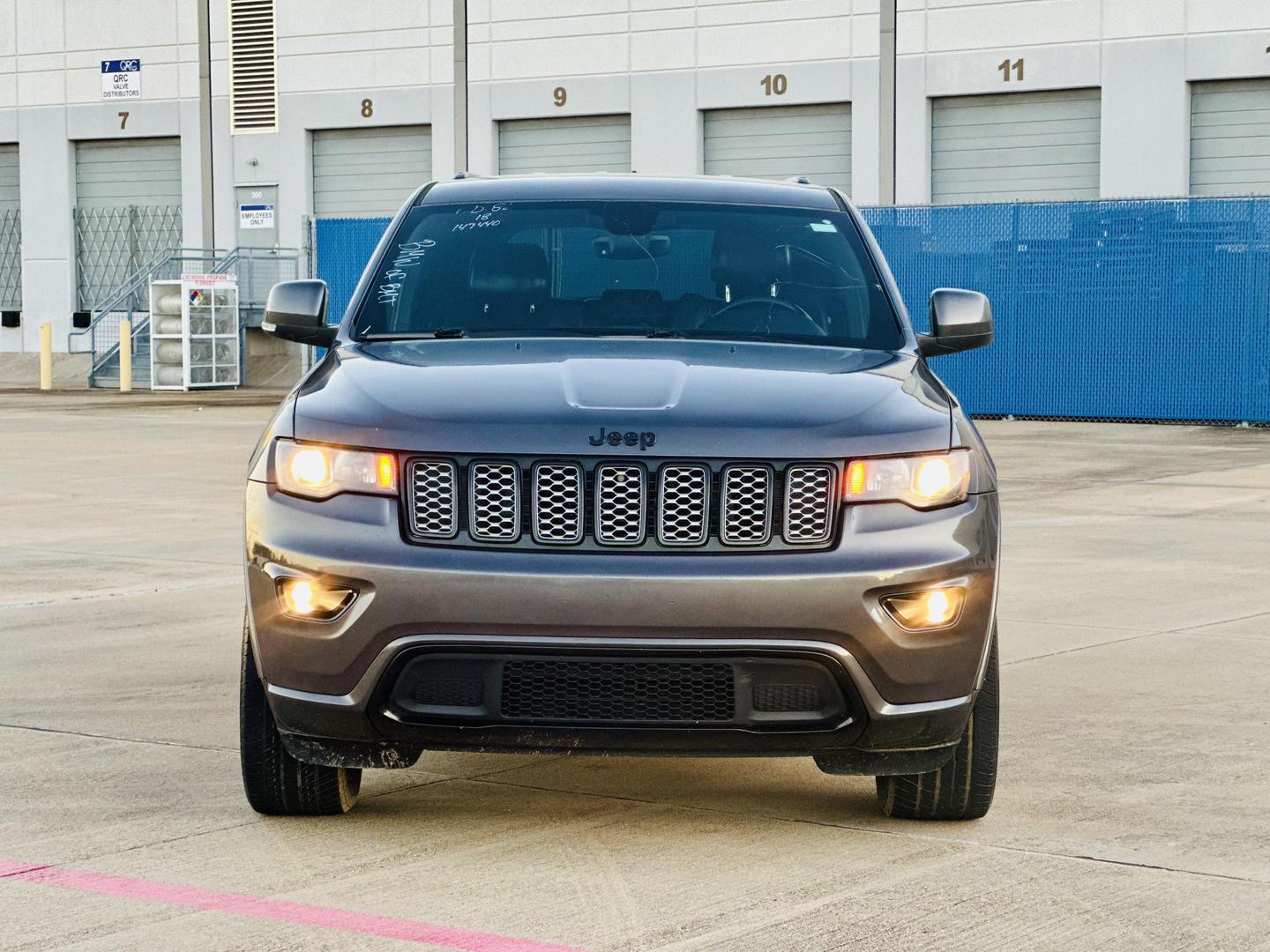 2018 Jeep Grand Cherokee Altitude photo 2