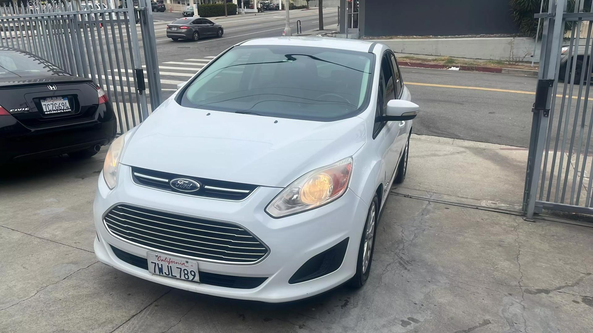 2016 Ford C-Max SE photo 2