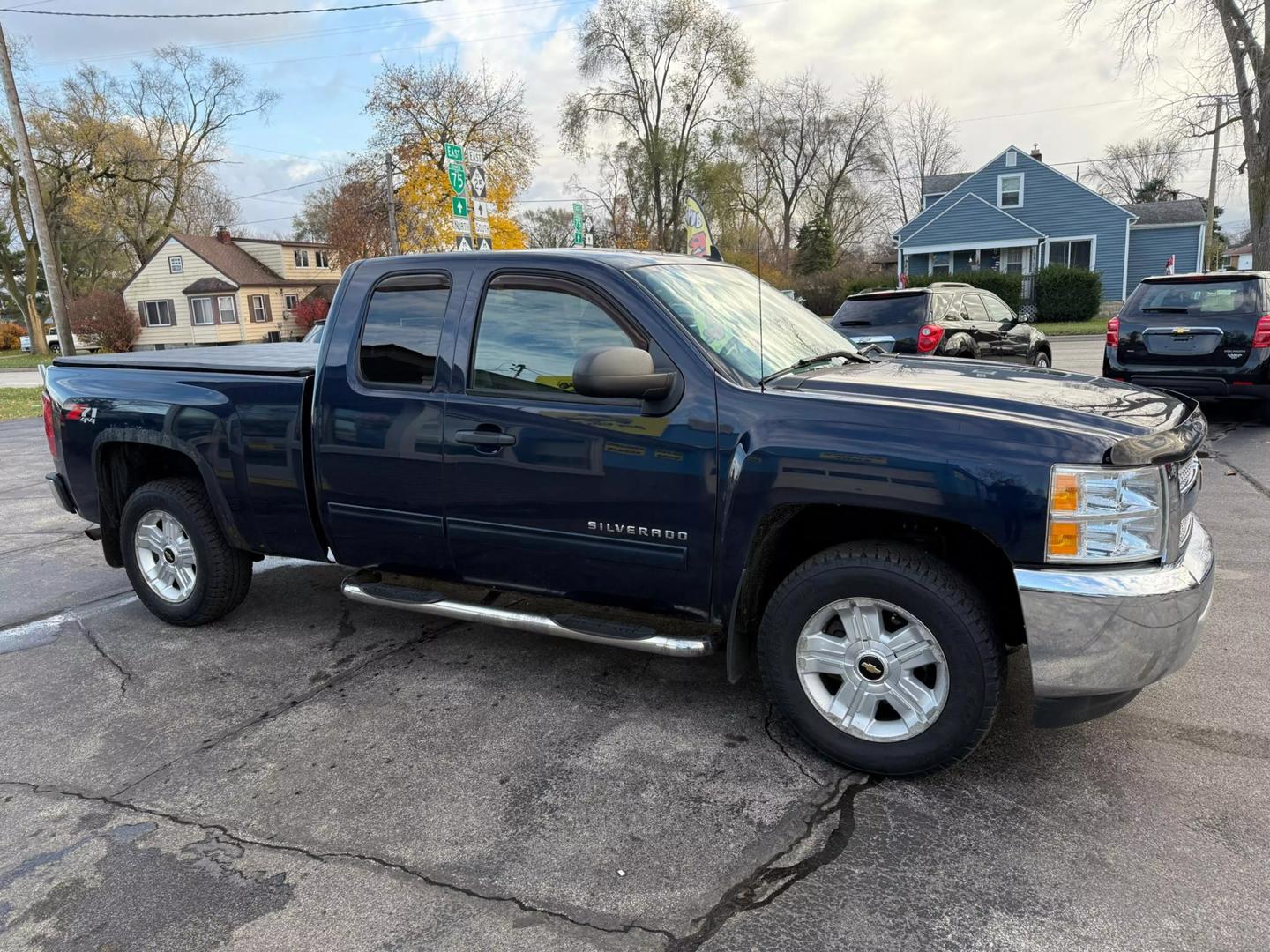 2012 Chevrolet Silverado 1500 LT photo 3