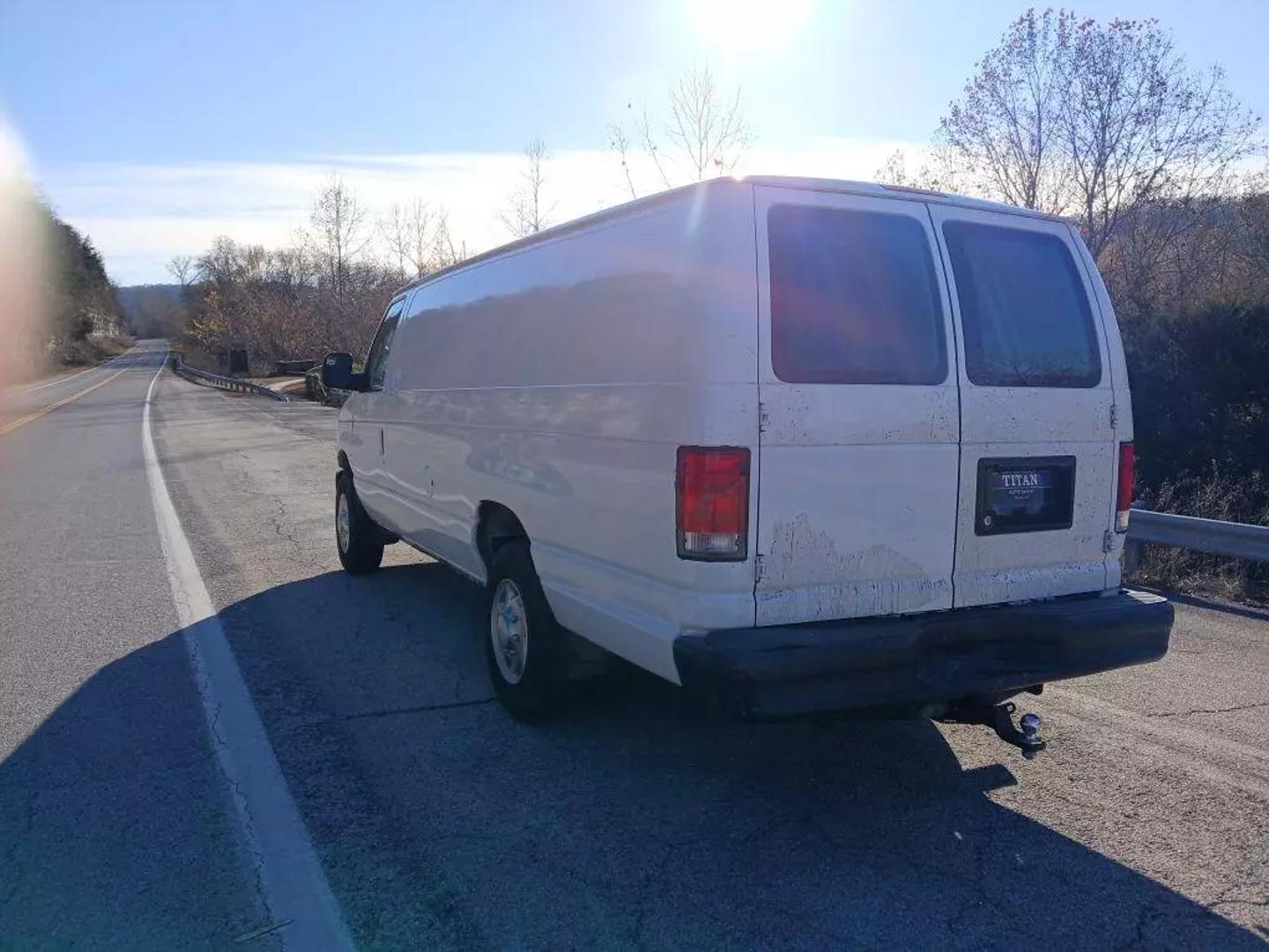 2014 Ford E-Series Econoline Van Commercial photo 3