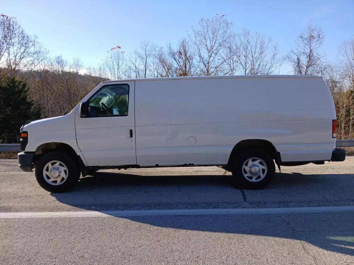 2014 Ford E-Series Econoline Van Commercial photo 2