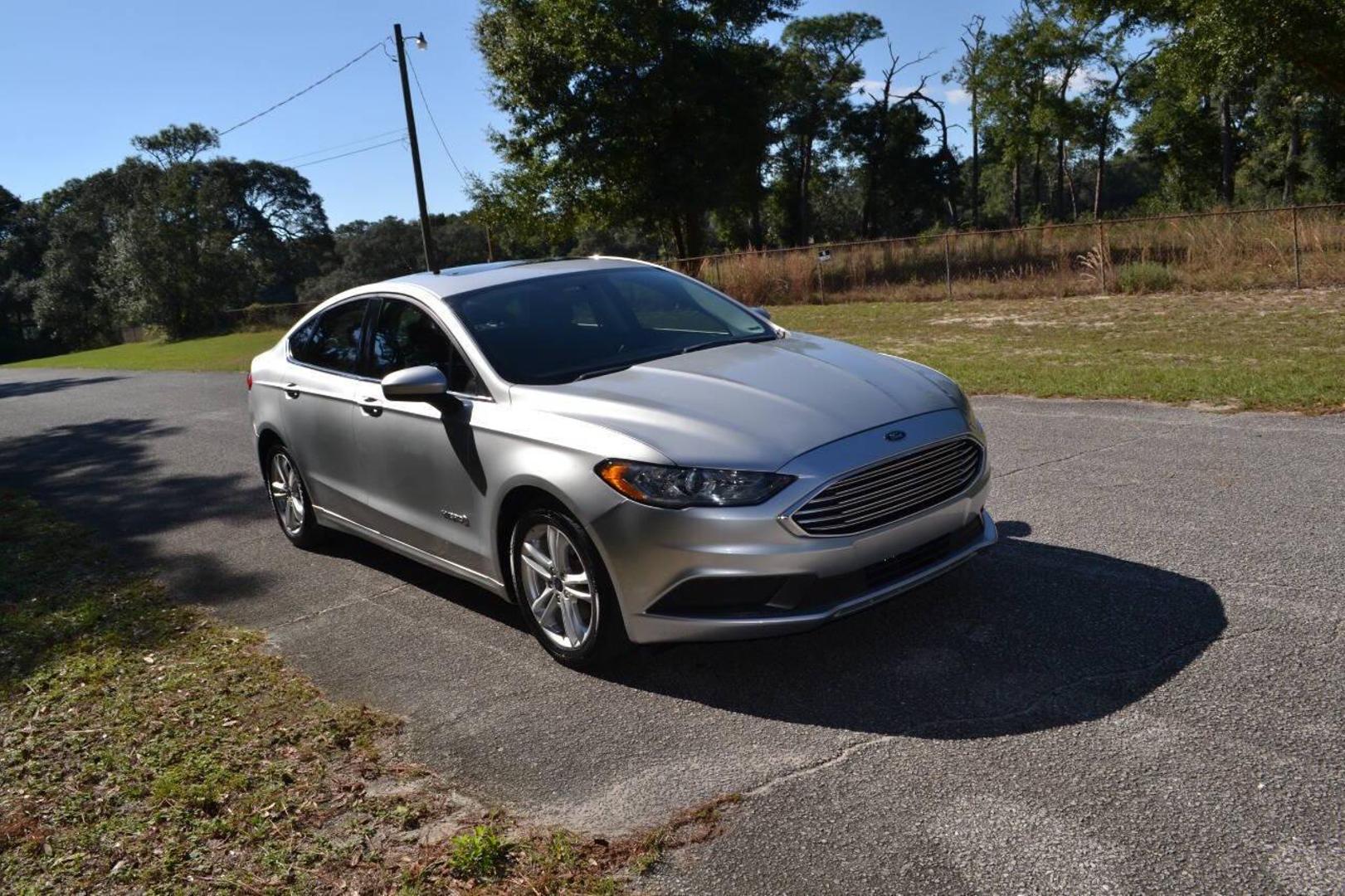 2018 Ford Fusion Hybrid SE photo 4