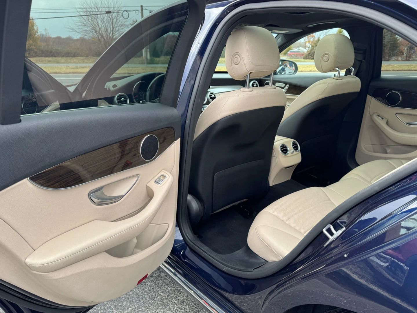 Image 10 of 2018 MERCEDES-BENZ C-CLASS