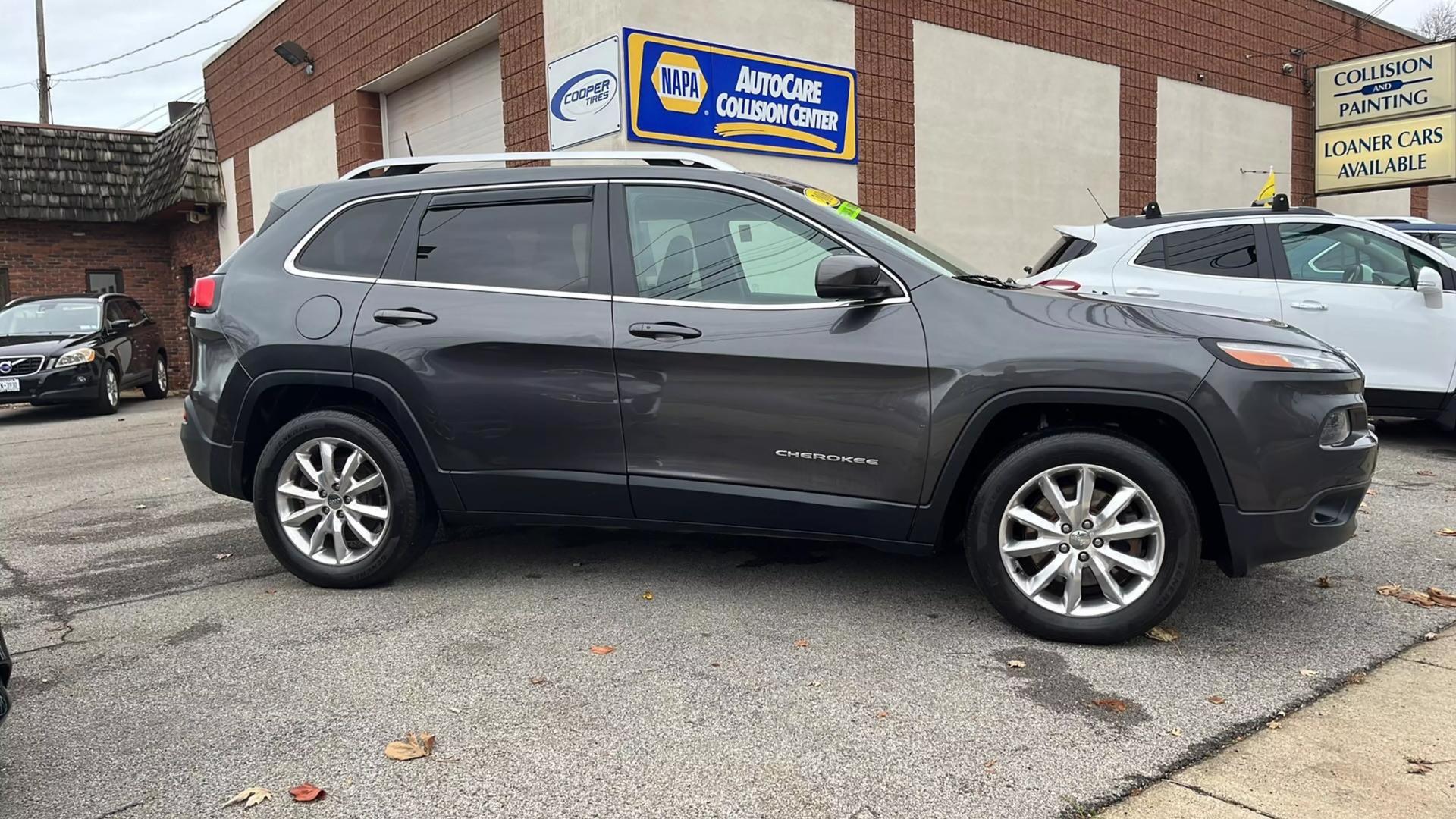 2016 Jeep Cherokee Limited photo 6