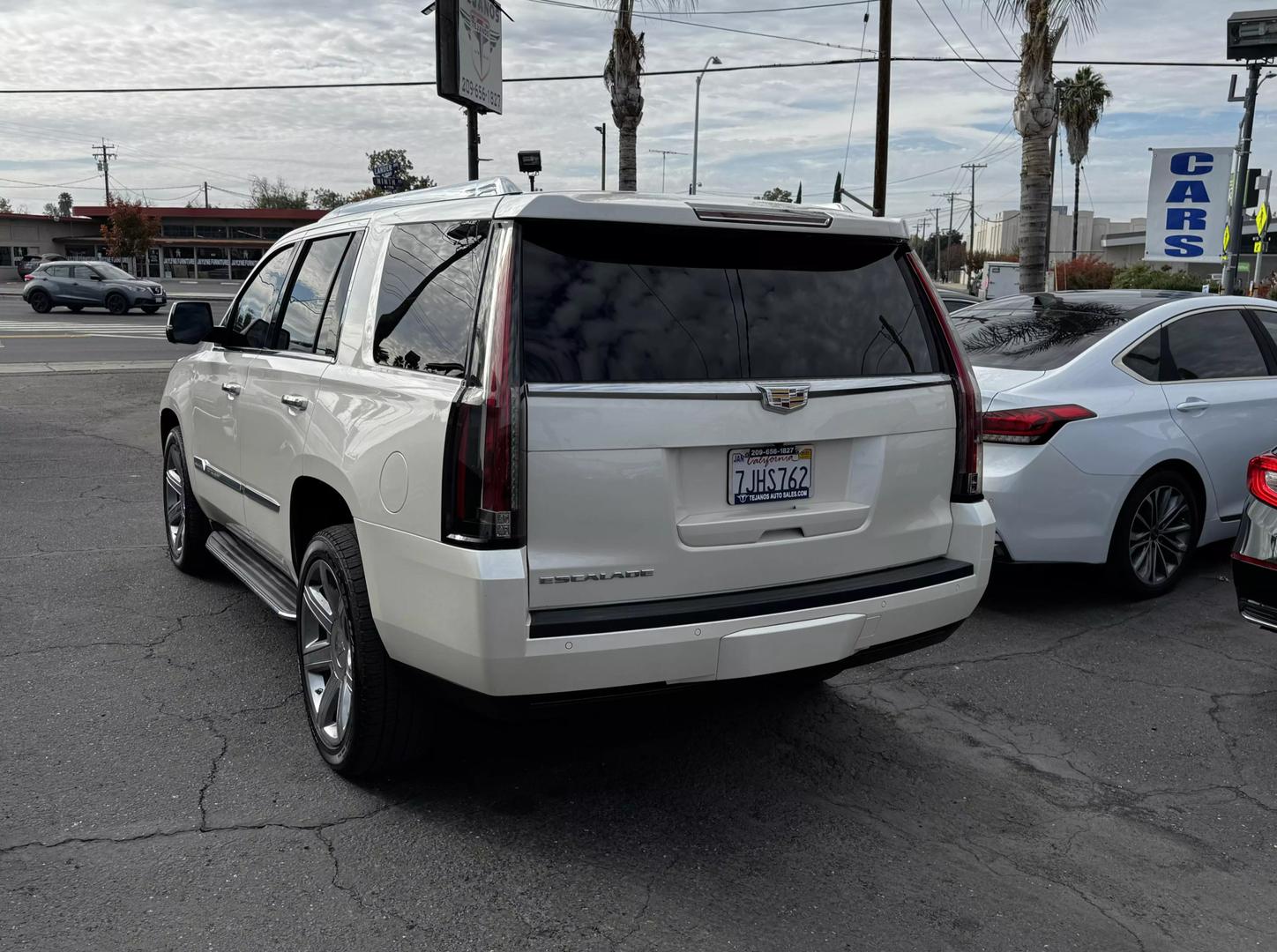 2015 Cadillac Escalade Luxury photo 6