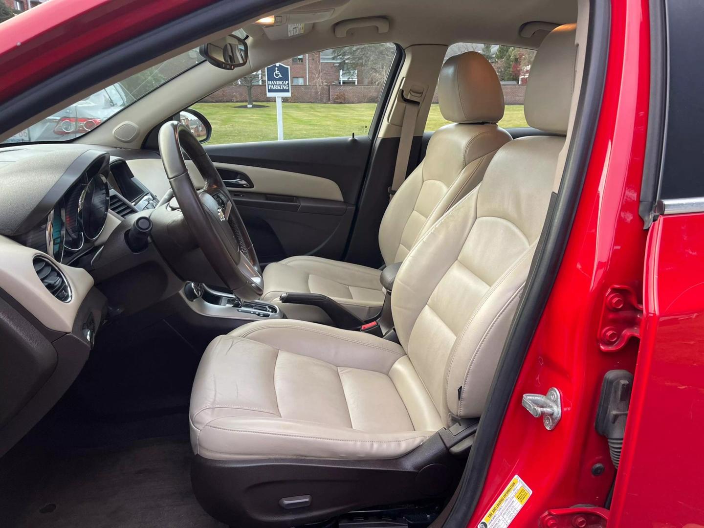 2013 Chevrolet Cruze 2LT photo 9