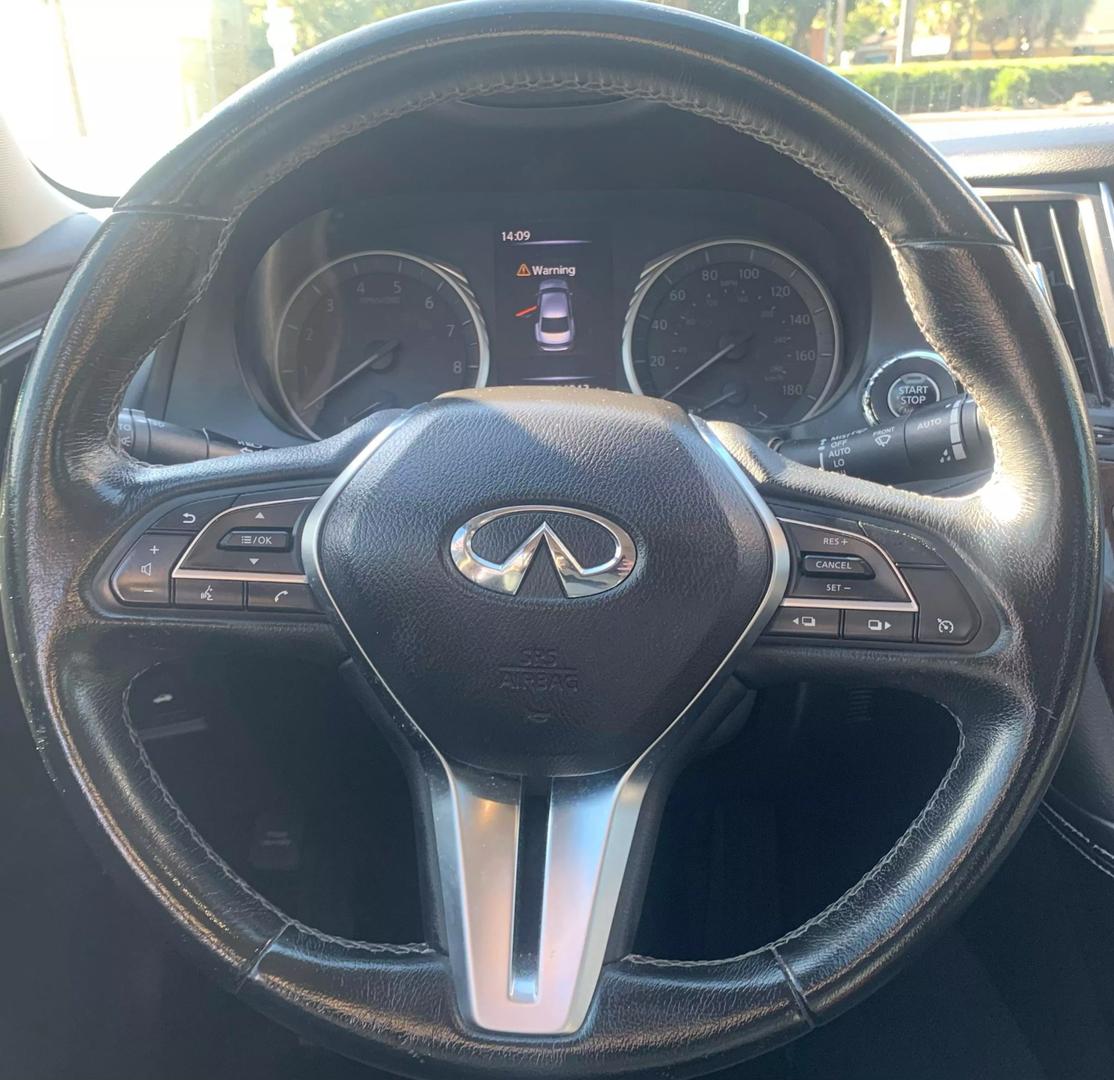 2019 INFINITI Q50 LUXE photo 19