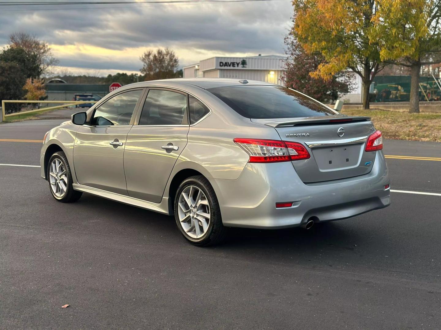 2014 Nissan Sentra SR photo 8