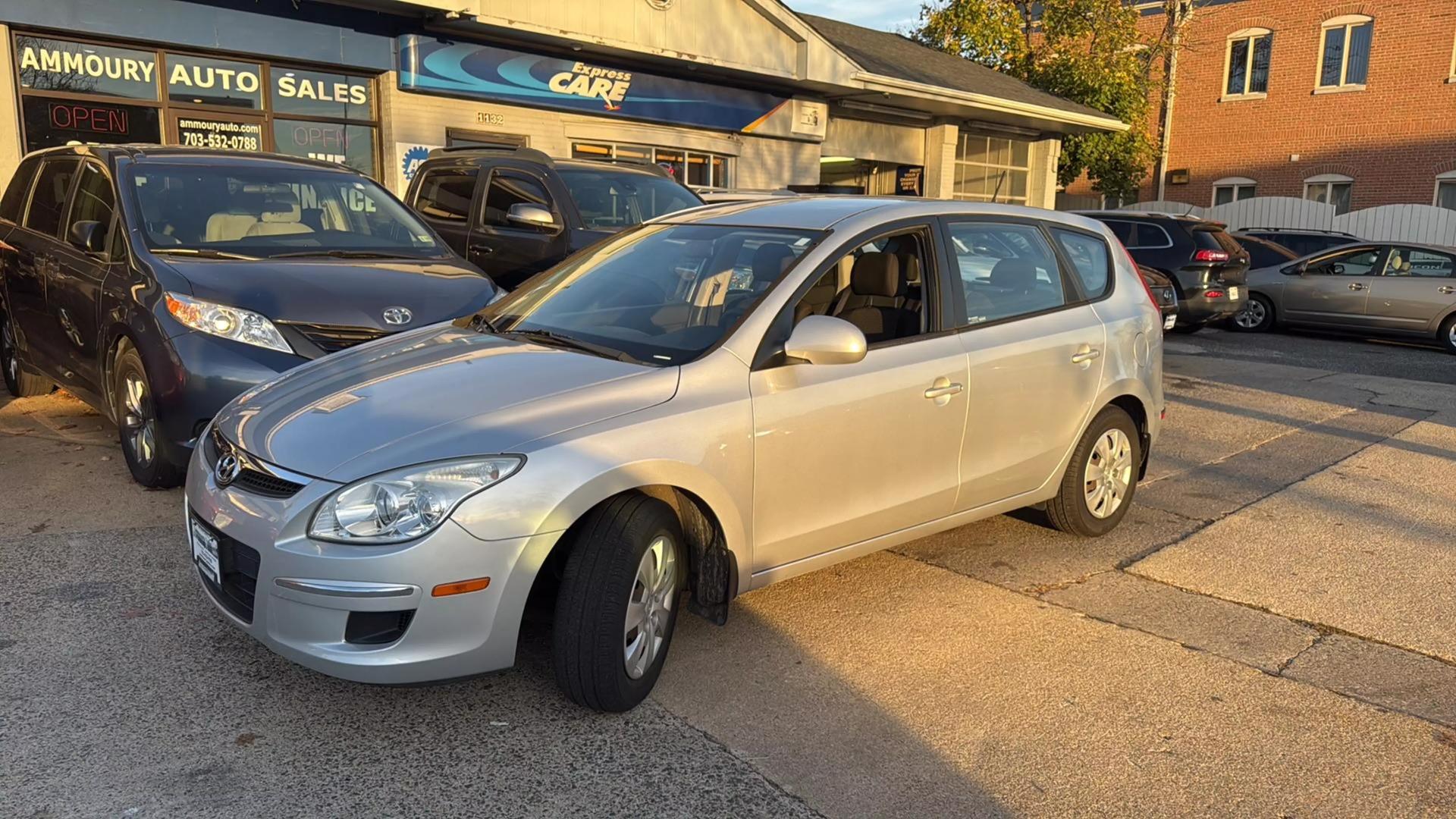 2011 Hyundai Elantra Touring GLS photo 10