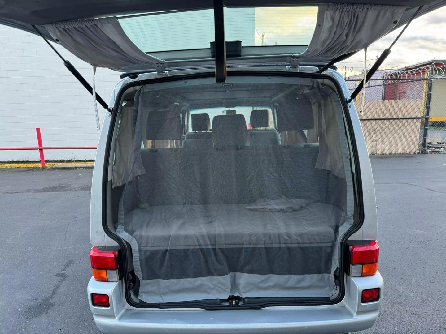 2003 Volkswagen Eurovan MV photo 8