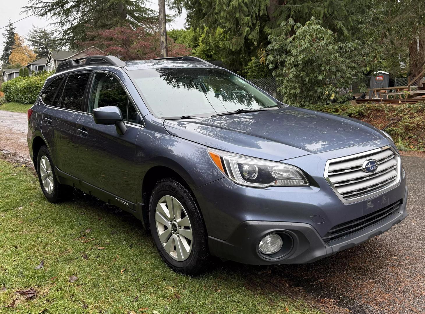 2017 Subaru Outback Premium photo 3