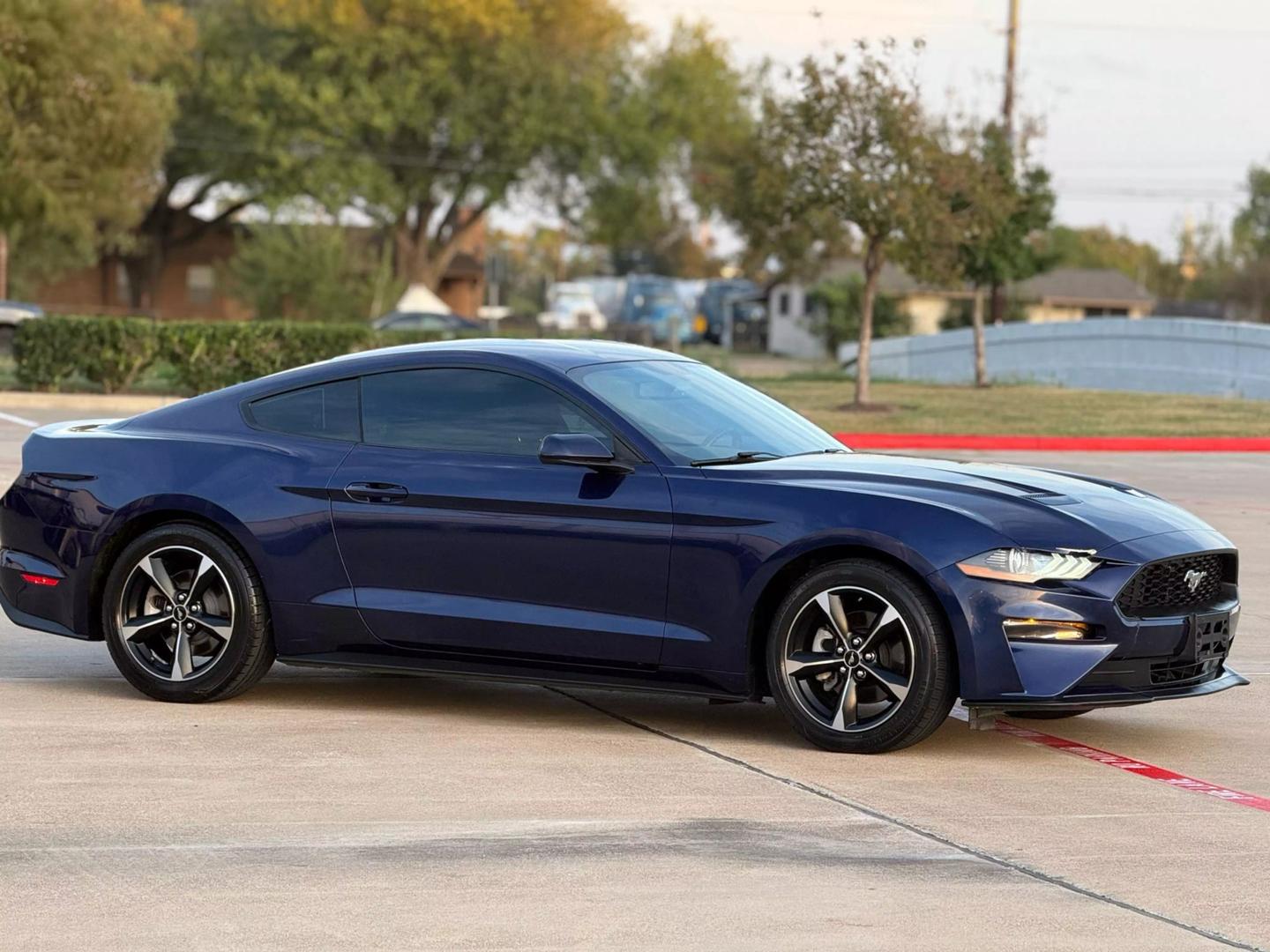 2018 Ford Mustang EcoBoost photo 9