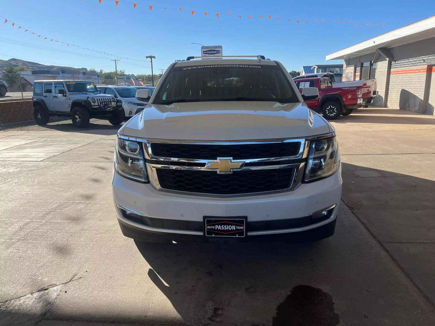 2017 Chevrolet Suburban LT photo 8