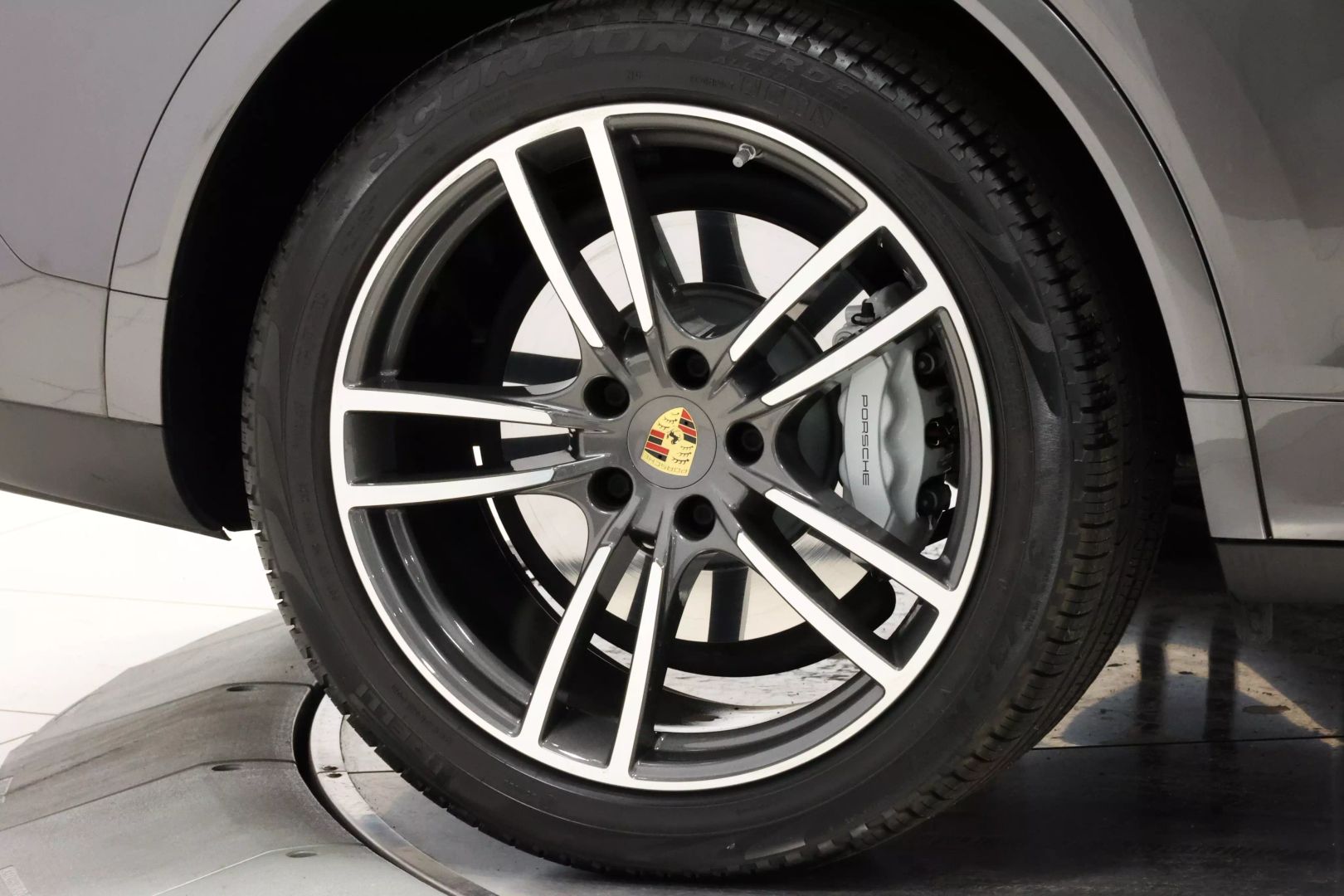 2020 Porsche Cayenne - Image 96