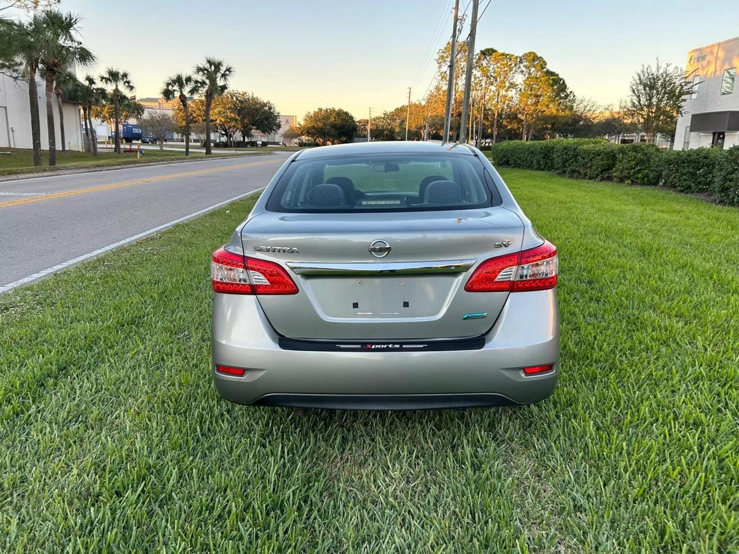 2013 Nissan Sentra SV photo 6