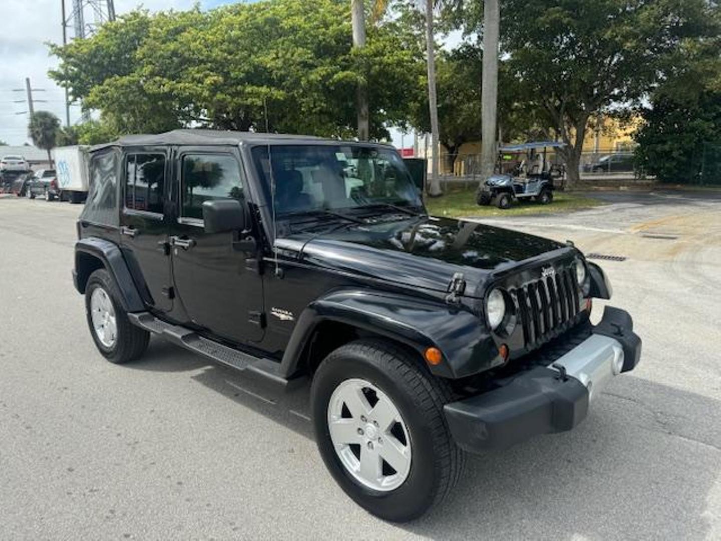 2012 Jeep Wrangler Unlimited Sahara photo 3