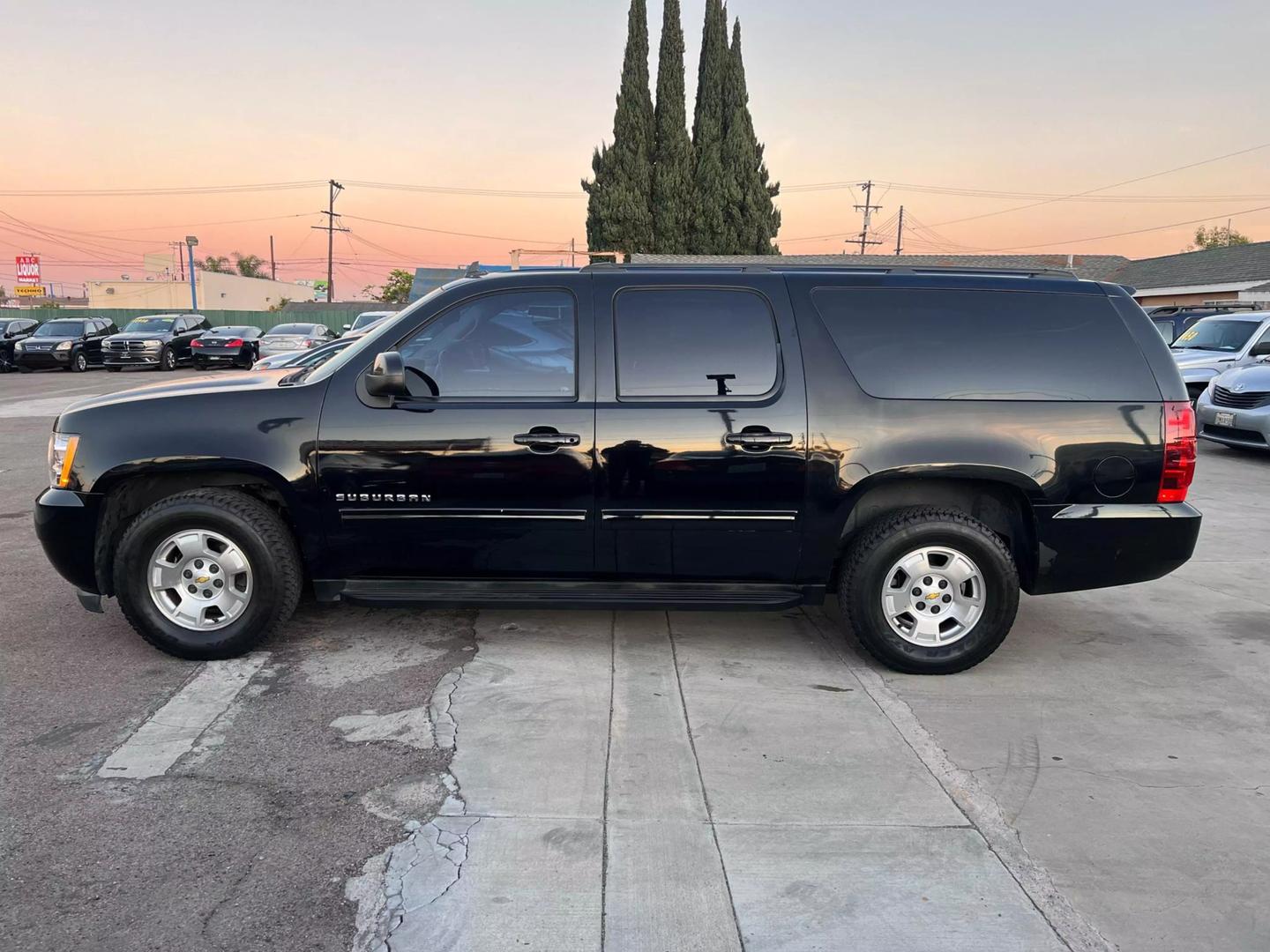 2010 Chevrolet Suburban LS photo 6