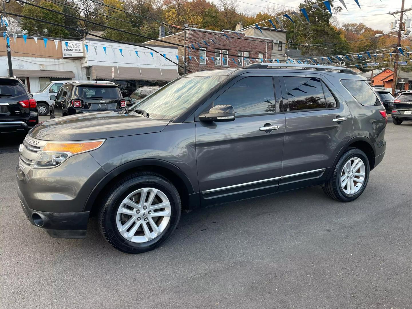 2015 Ford Explorer XLT photo 8