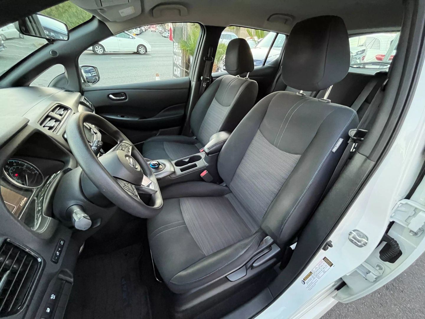 2018 Nissan Leaf  Vin: 1n4az1cp5jc300583 Stock Id: 300583 - Image 11
