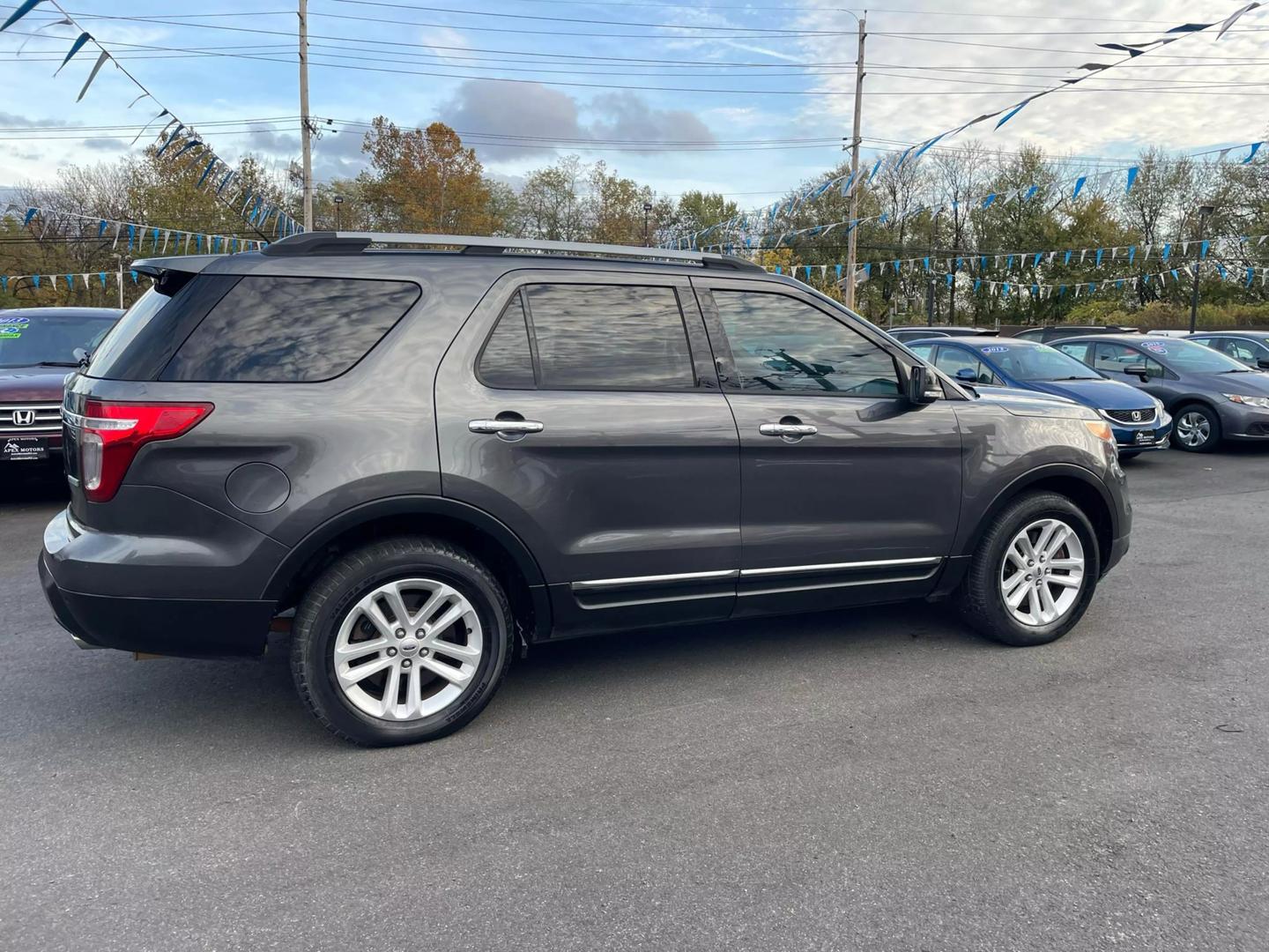 2015 Ford Explorer XLT photo 26