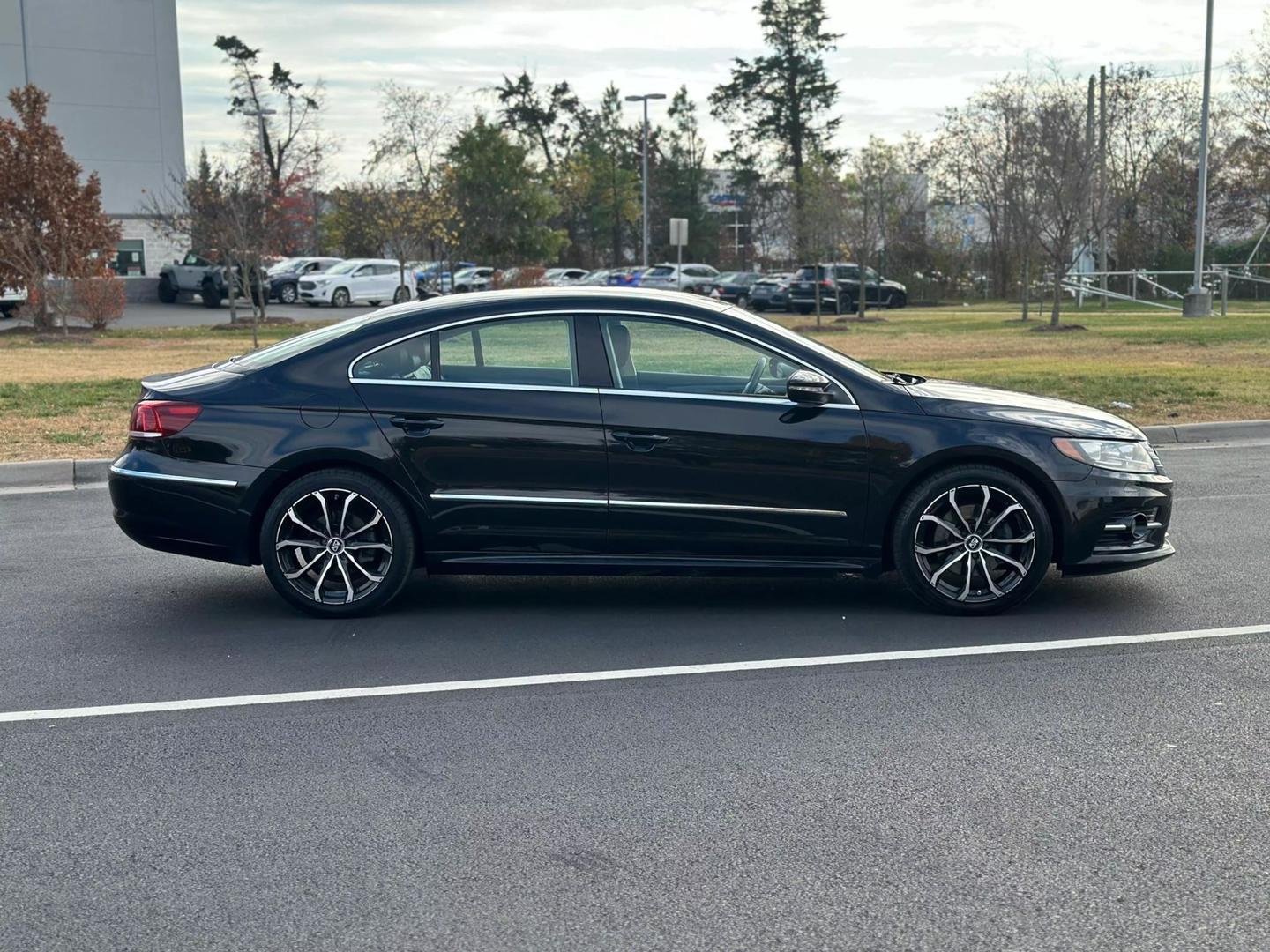 2014 Volkswagen CC R-Line photo 3