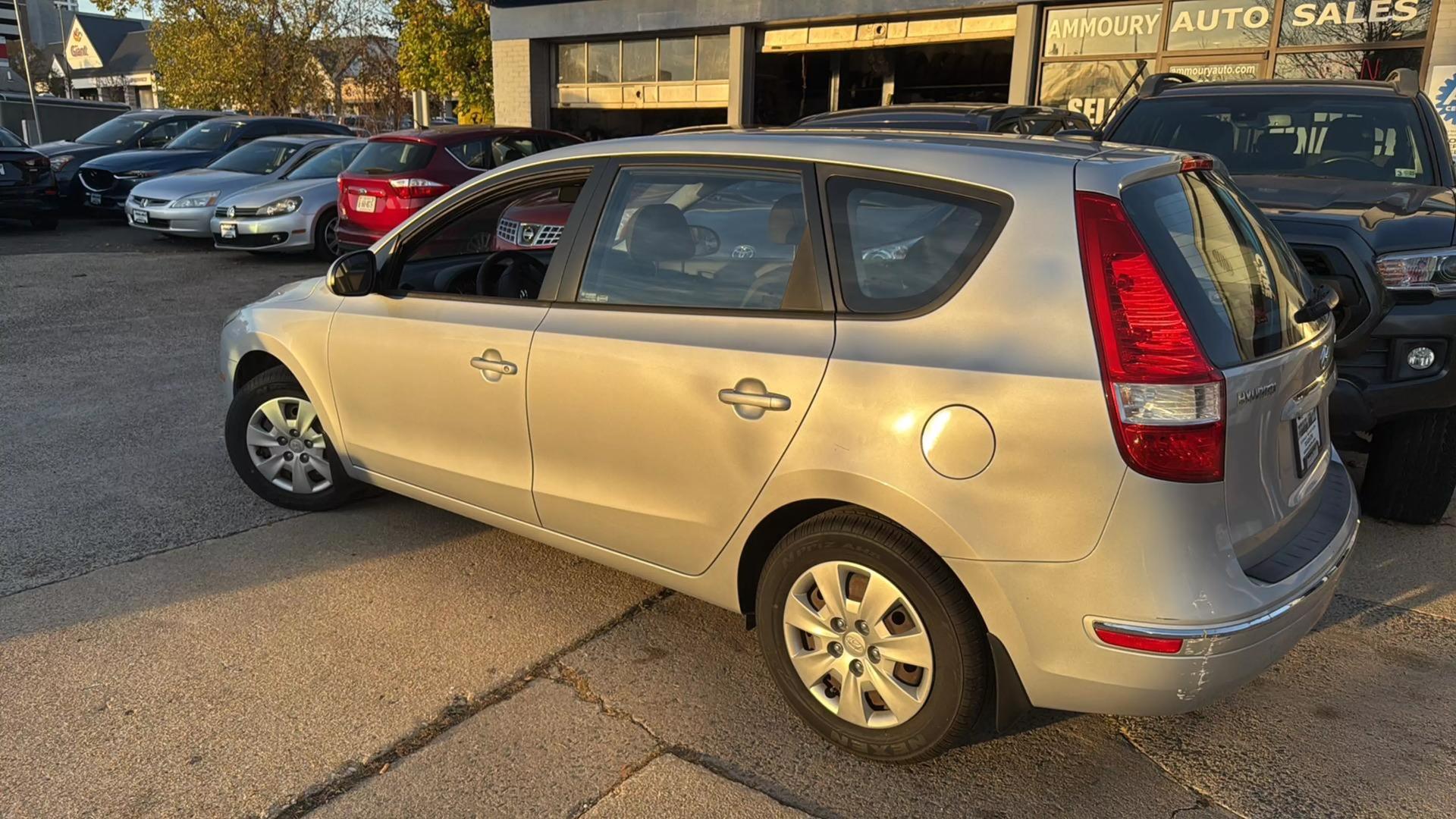 2011 Hyundai Elantra Touring GLS photo 19