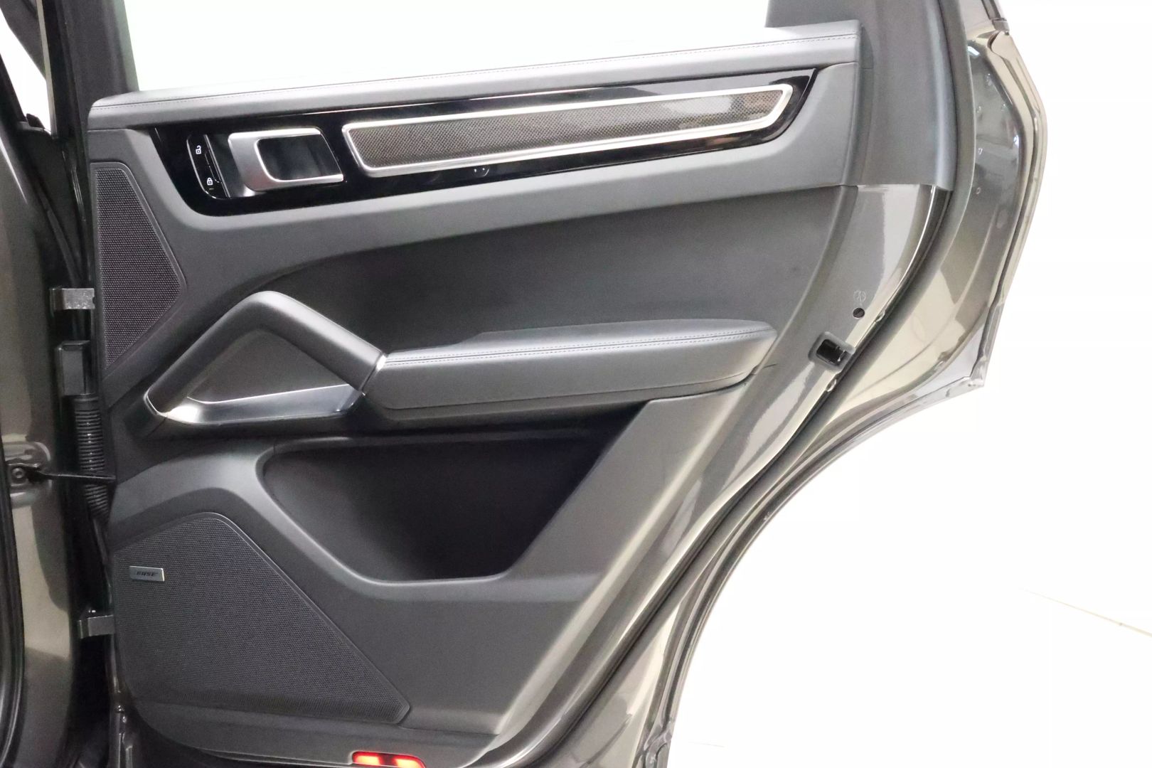 2020 Porsche Cayenne - Image 63
