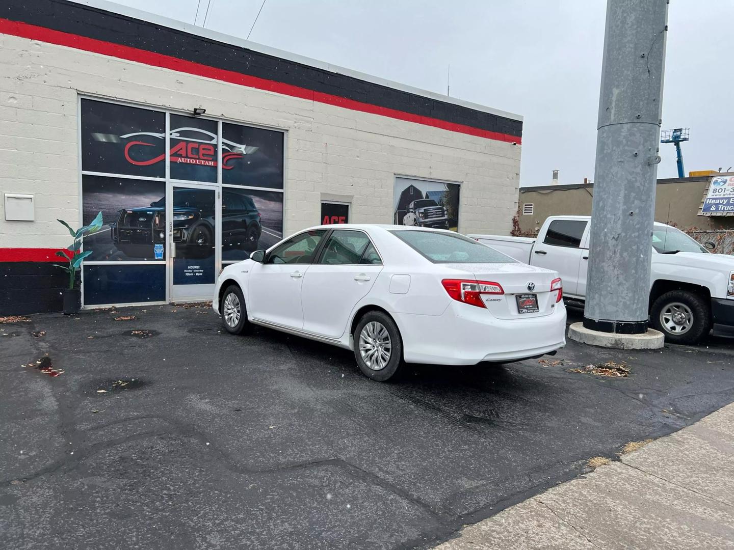 2014 Toyota Camry LE Hybrid photo 8