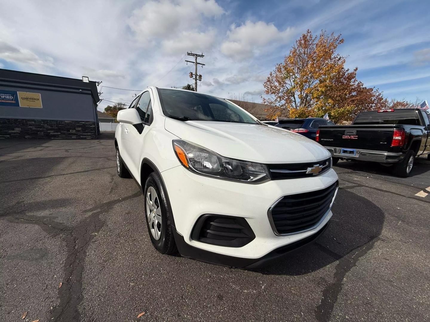 2017 Chevrolet Trax LS photo 3