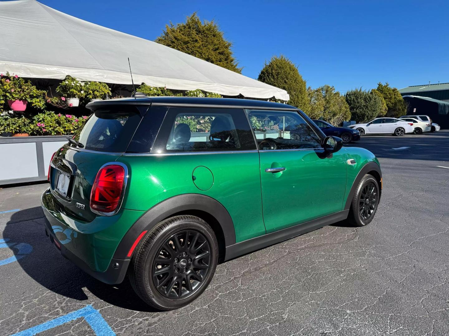 2021 MINI Hardtop 2 Door null photo 6