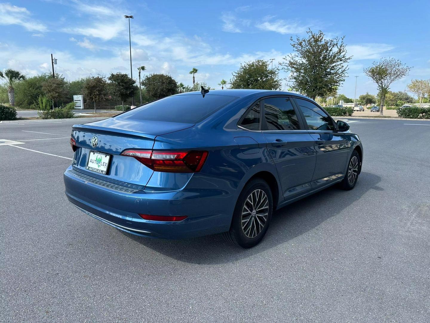 2019 Volkswagen Jetta SEL photo 4