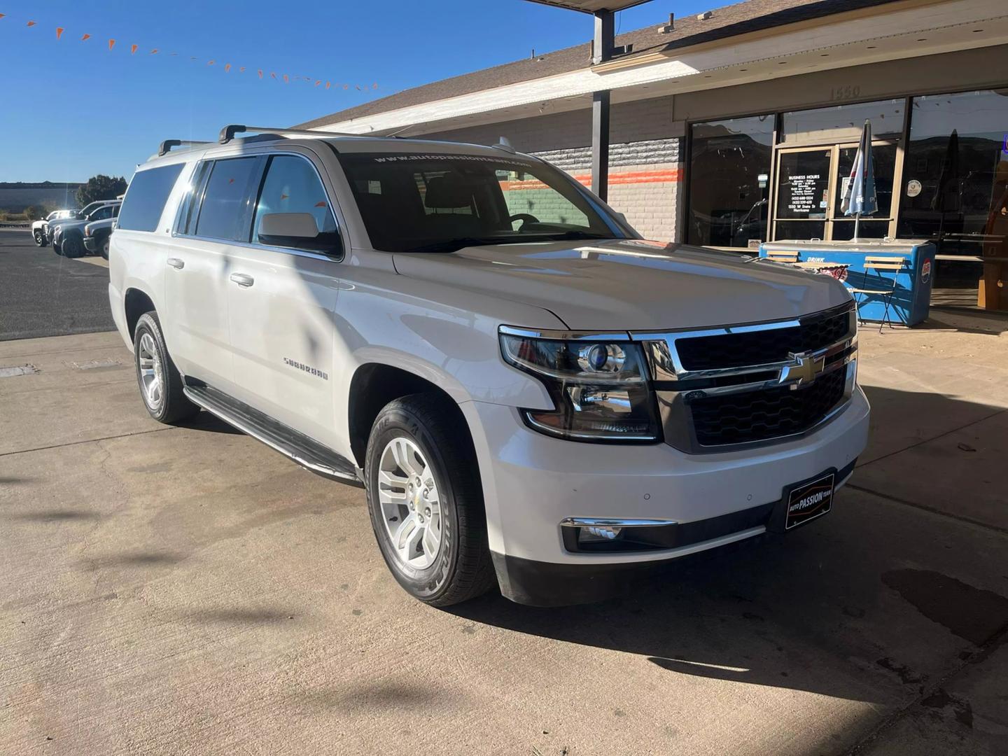 2017 Chevrolet Suburban LT photo 7